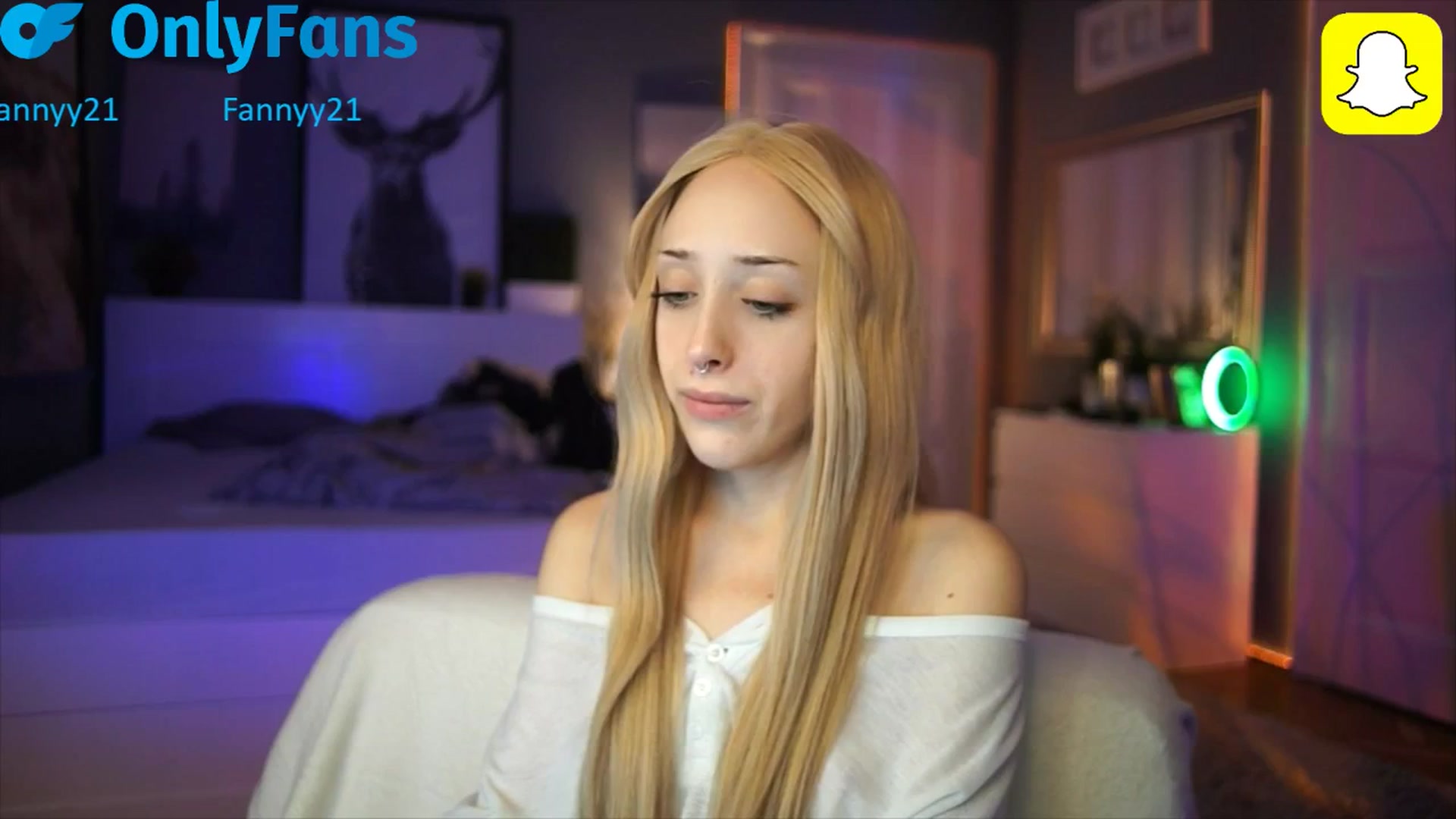 Gallery image thumbnail from Fanny21's myfreecams stream on, 10/27/2025, 24:25 image 5 of 20