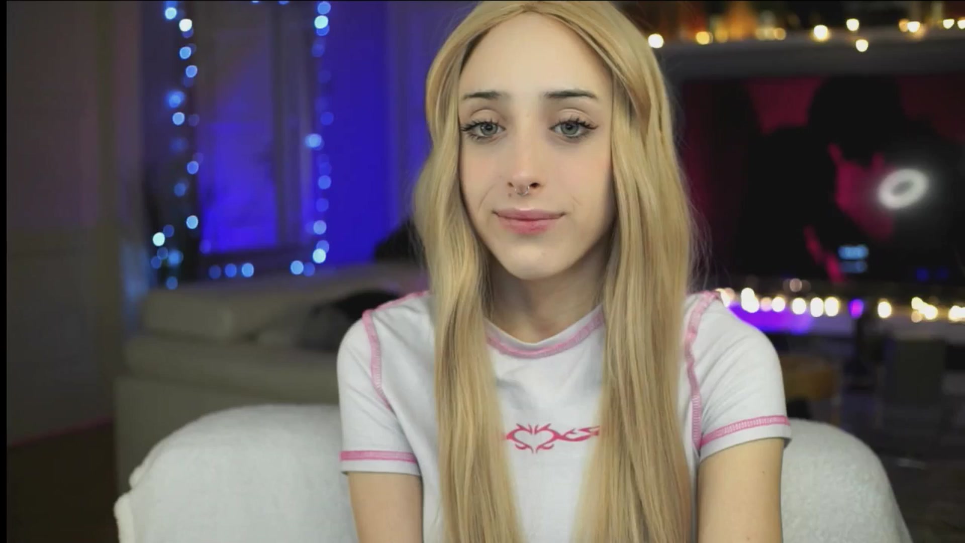 Gallery image thumbnail from Fanny21's myfreecams stream on, 10/29/2025, 22:08 image 19 of 20