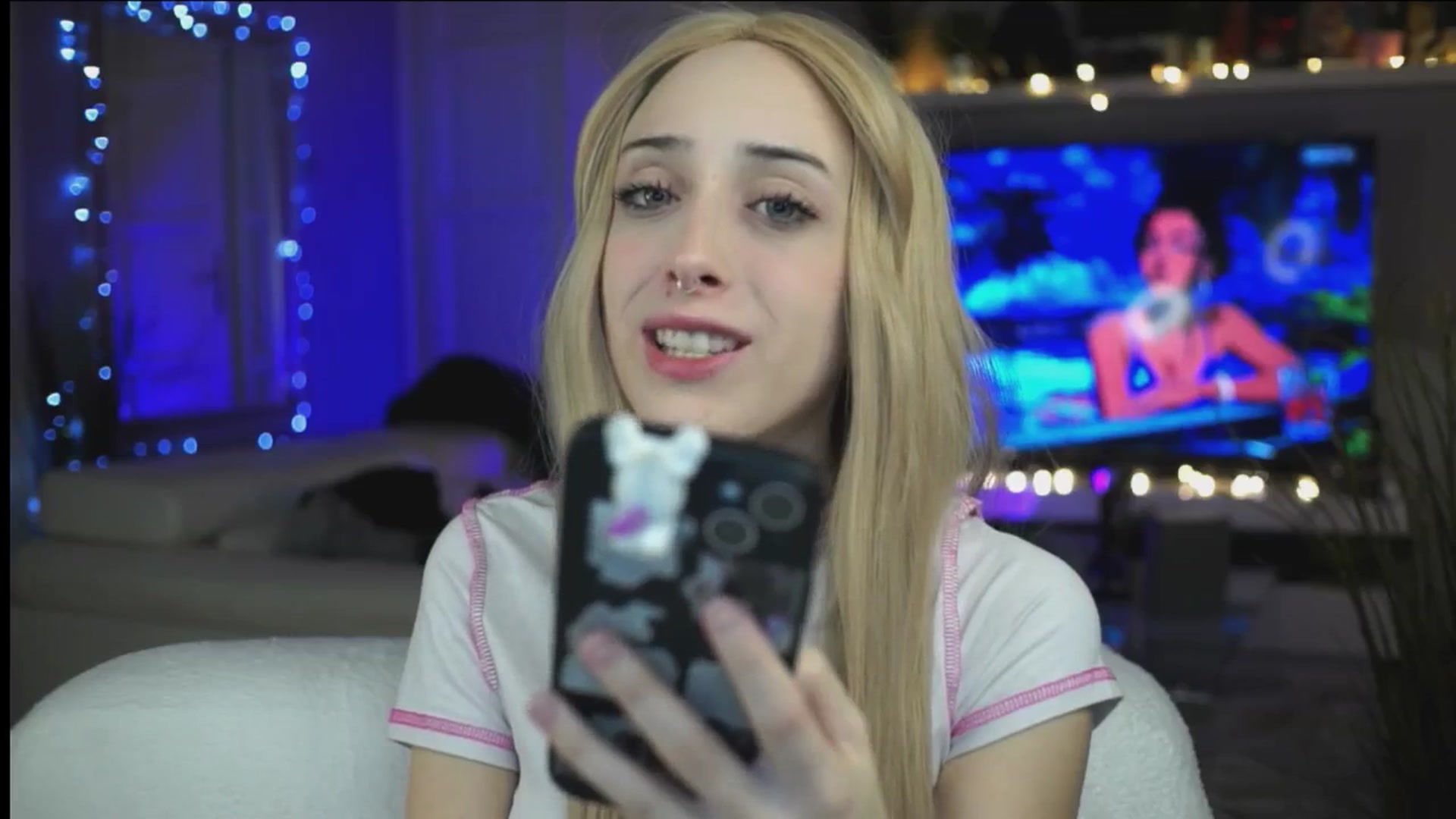 Gallery image thumbnail from Fanny21's myfreecams stream on, 10/29/2025, 23:04 image 14 of 20