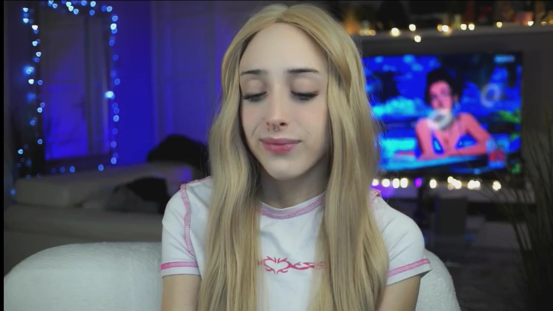 Gallery image thumbnail from Fanny21's myfreecams stream on, 10/29/2025, 23:04 image 13 of 20