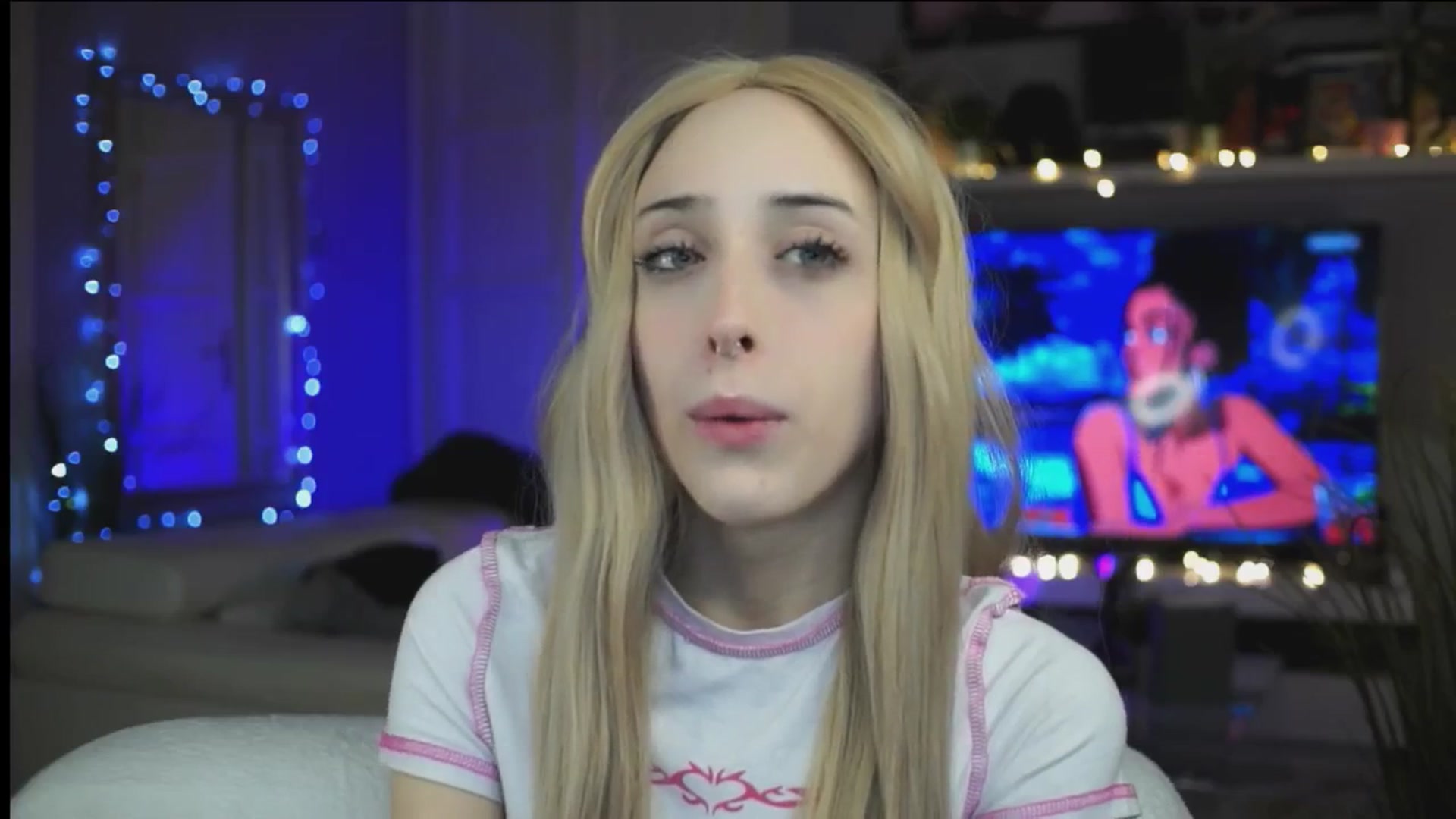 Gallery image thumbnail from Fanny21's myfreecams stream on, 10/29/2025, 23:04 image 4 of 20