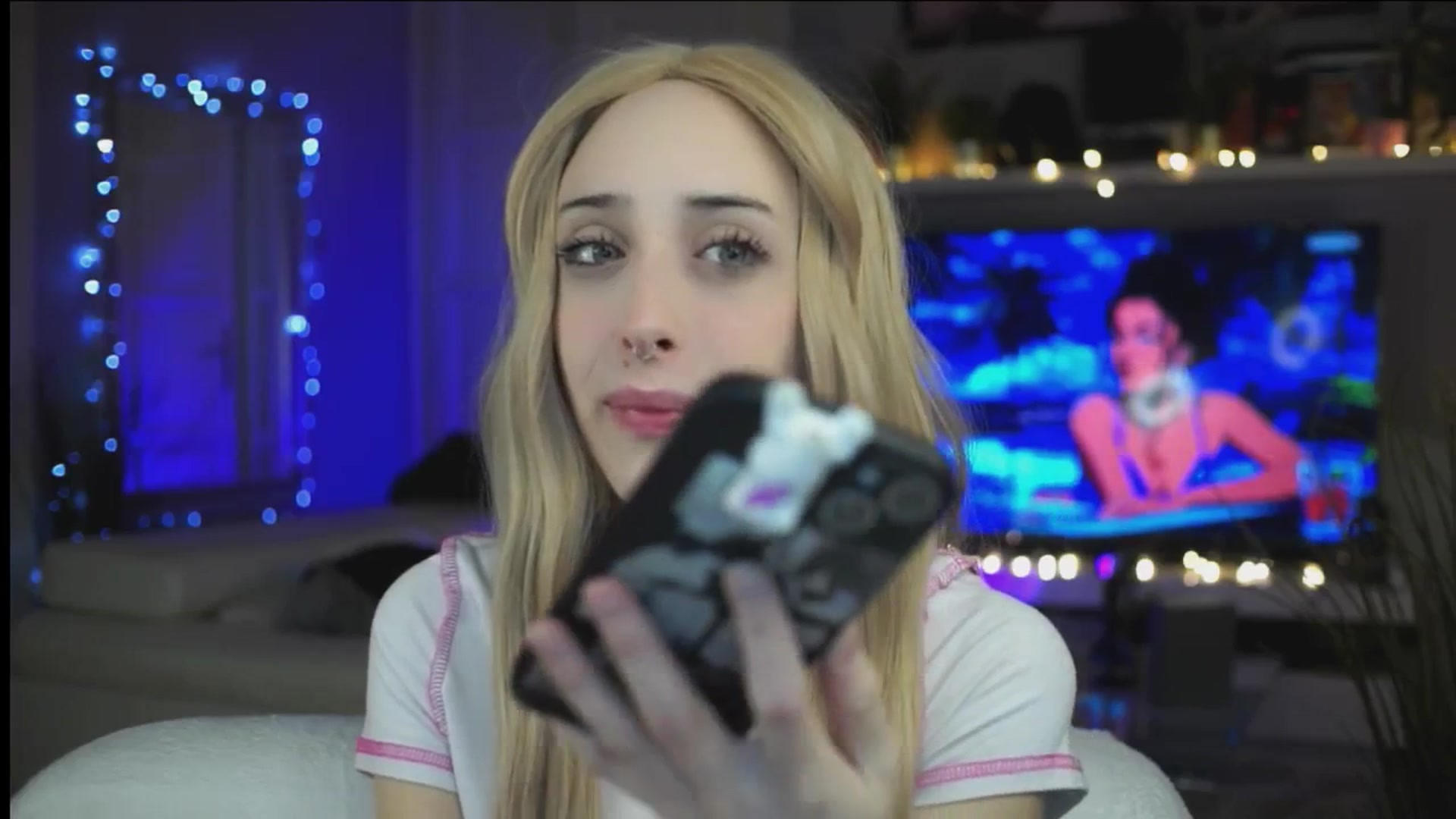 Gallery image thumbnail from Fanny21's myfreecams stream on, 10/29/2025, 23:04 image 2 of 20