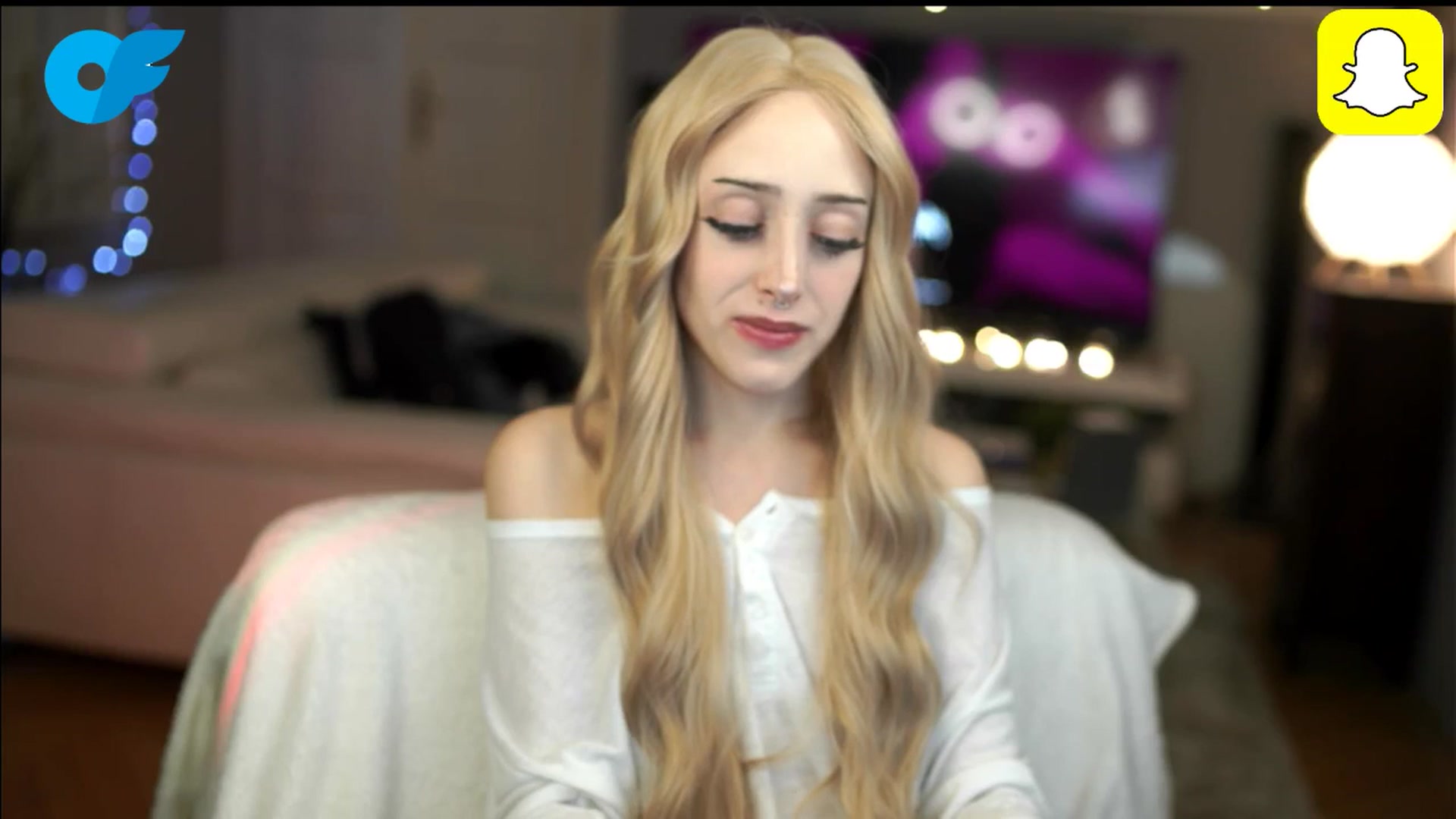 Gallery image thumbnail from Fanny21's myfreecams stream on, 11/06/2025, 21:18 image 5 of 20