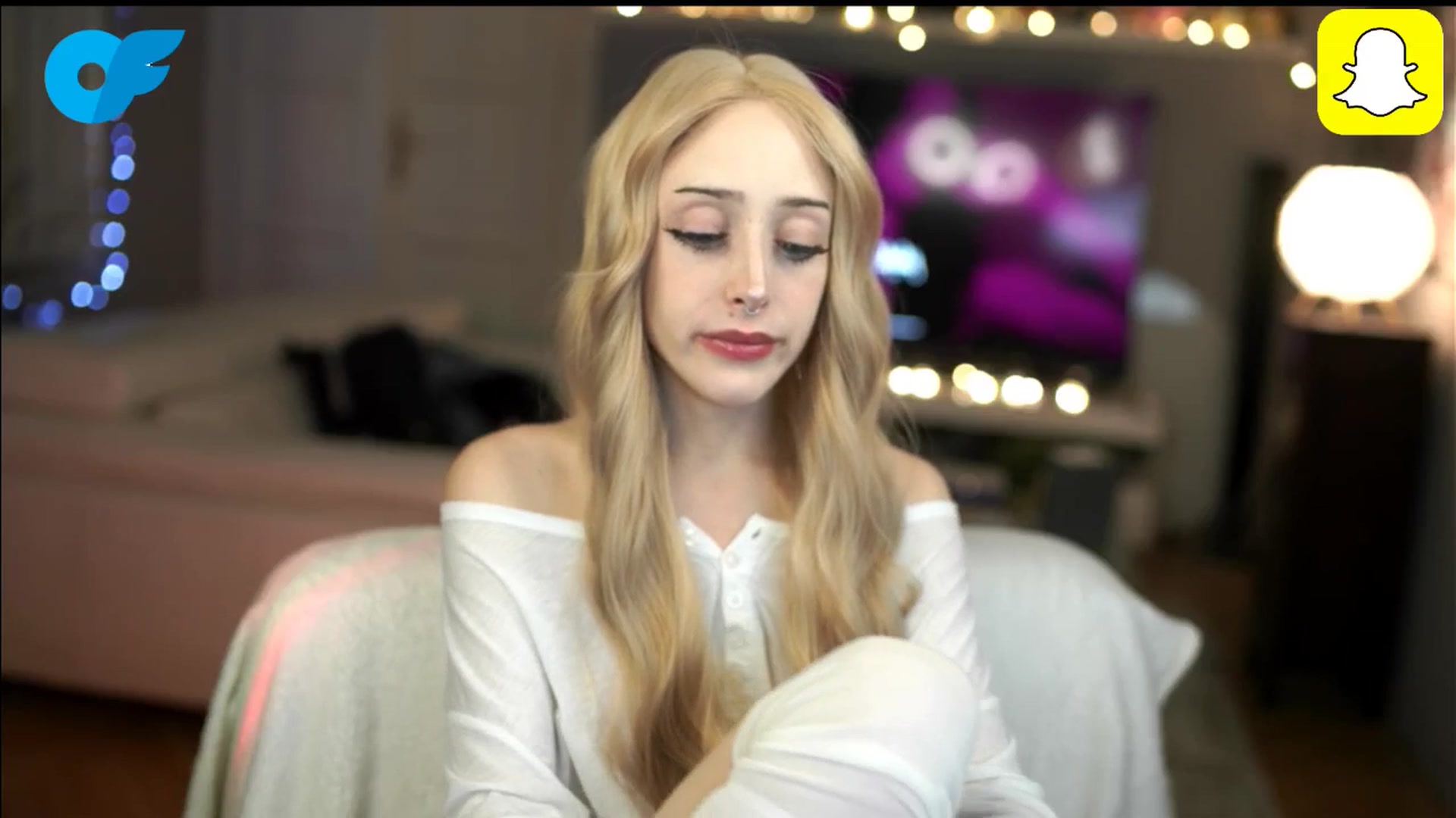 Gallery image thumbnail from Fanny21's myfreecams stream on, 11/06/2025, 21:18 image 8 of 20