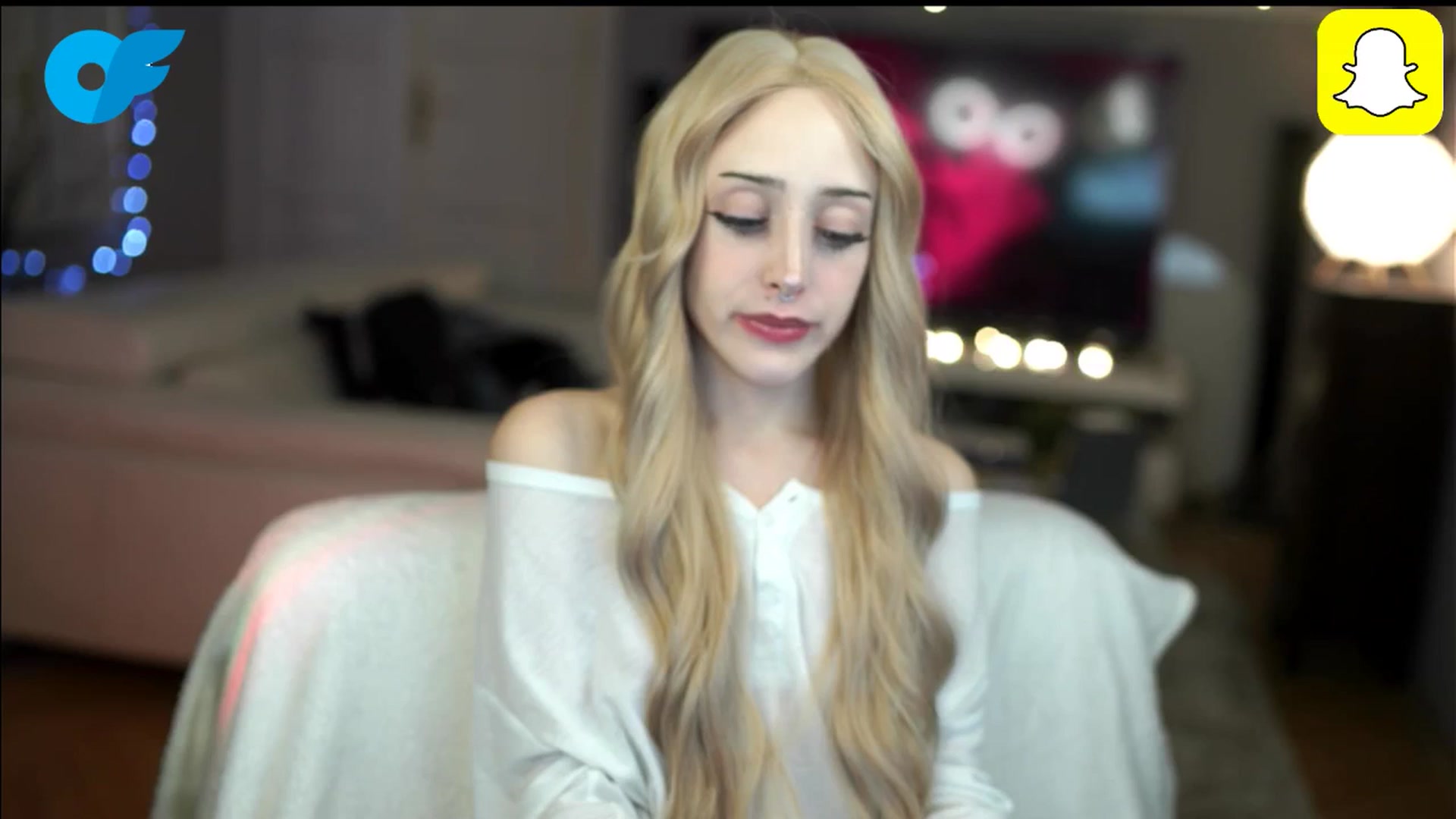 Gallery image thumbnail from Fanny21's myfreecams stream on, 11/06/2025, 21:18 image 1 of 20