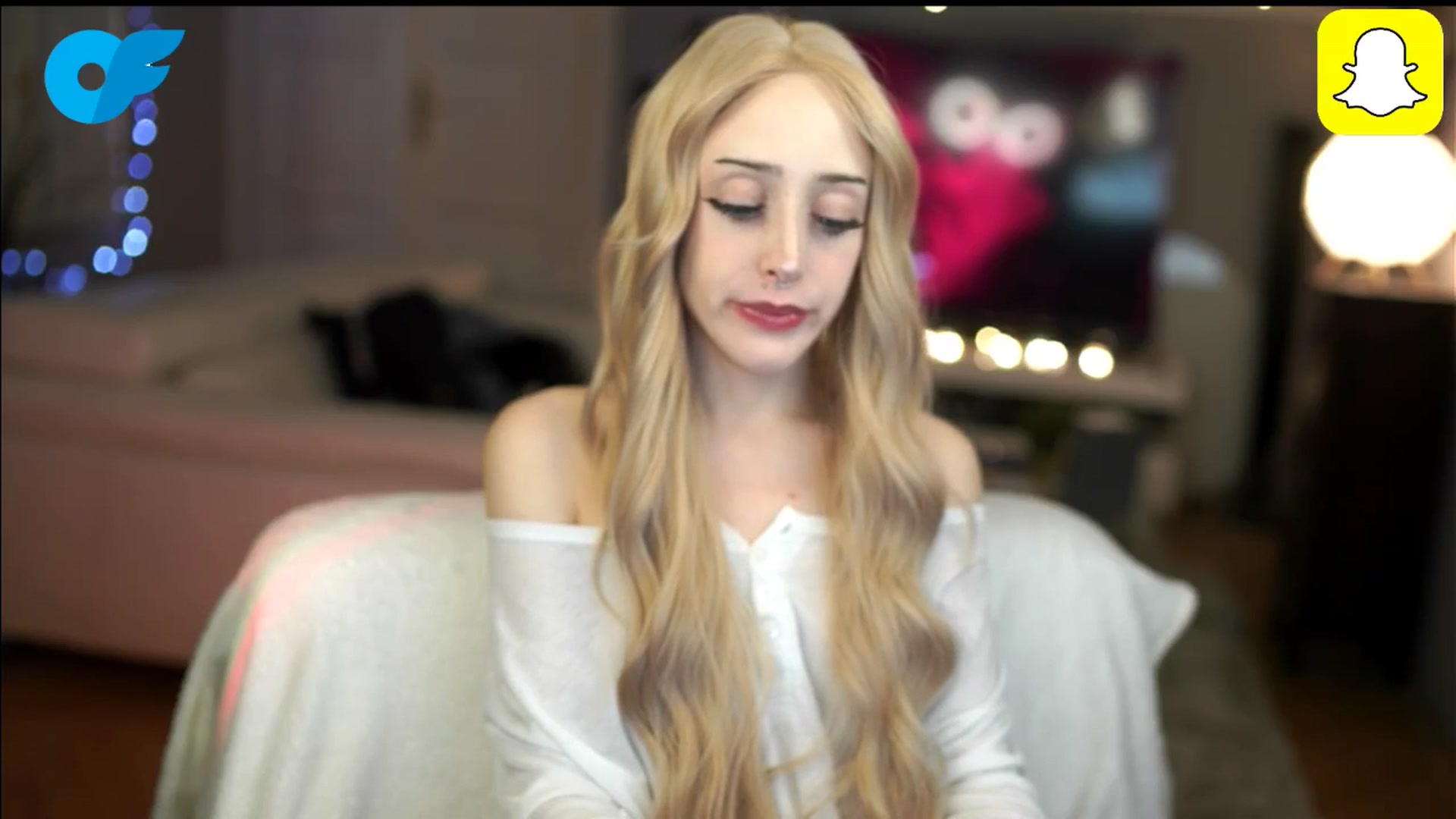 Gallery image thumbnail from Fanny21's myfreecams stream on, 11/06/2025, 21:18 image 4 of 20