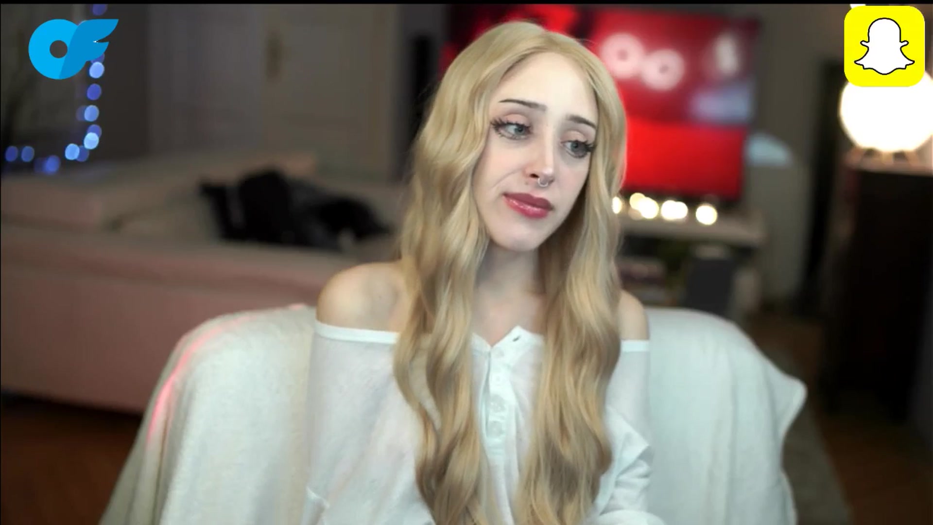 Gallery image thumbnail from Fanny21's myfreecams stream on, 11/06/2025, 21:18 image 16 of 20