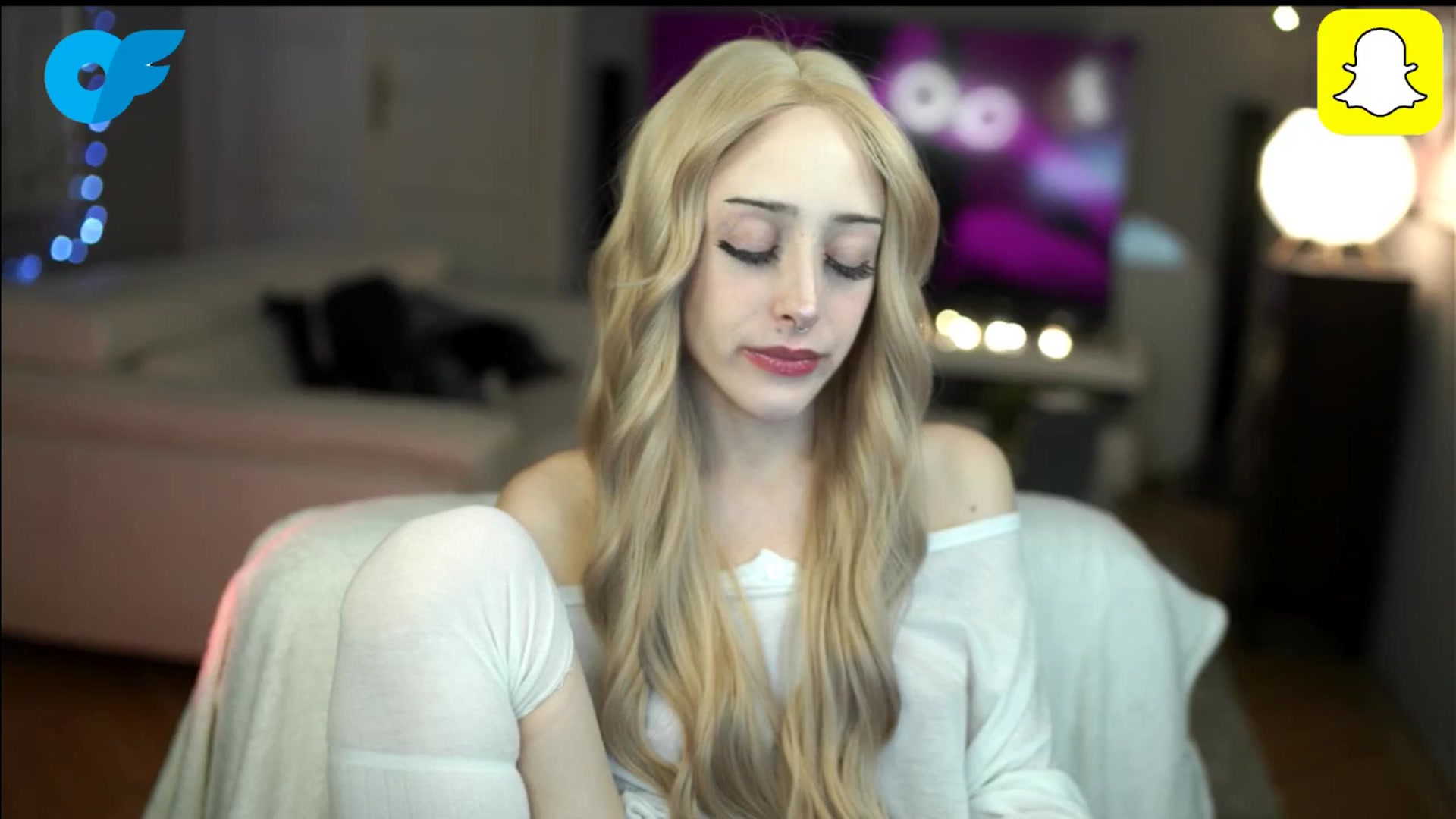 Gallery image thumbnail from Fanny21's myfreecams stream on, 11/06/2025, 21:18 image 12 of 20