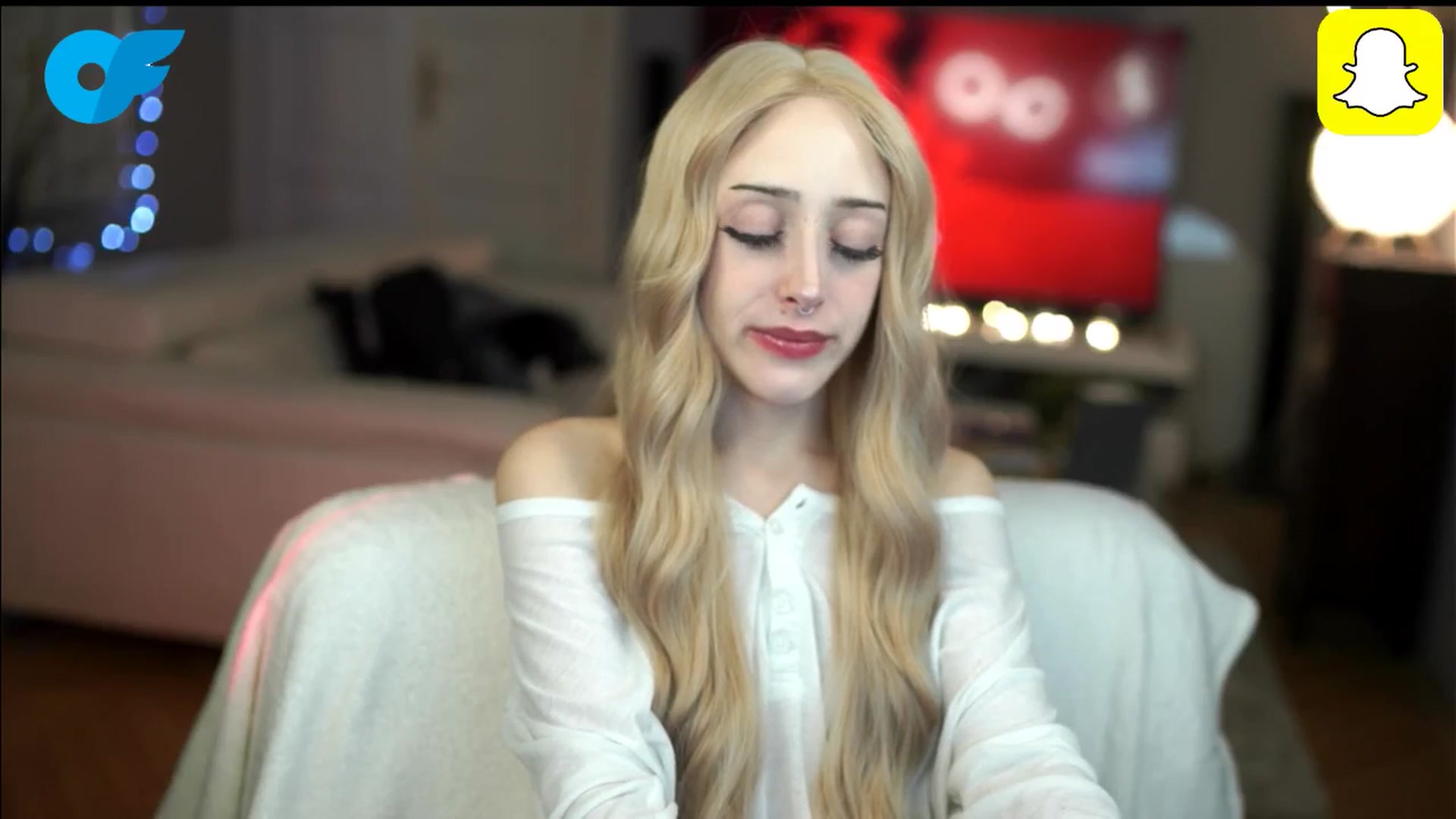Gallery image thumbnail from Fanny21's myfreecams stream on, 11/06/2025, 21:18 image 17 of 20