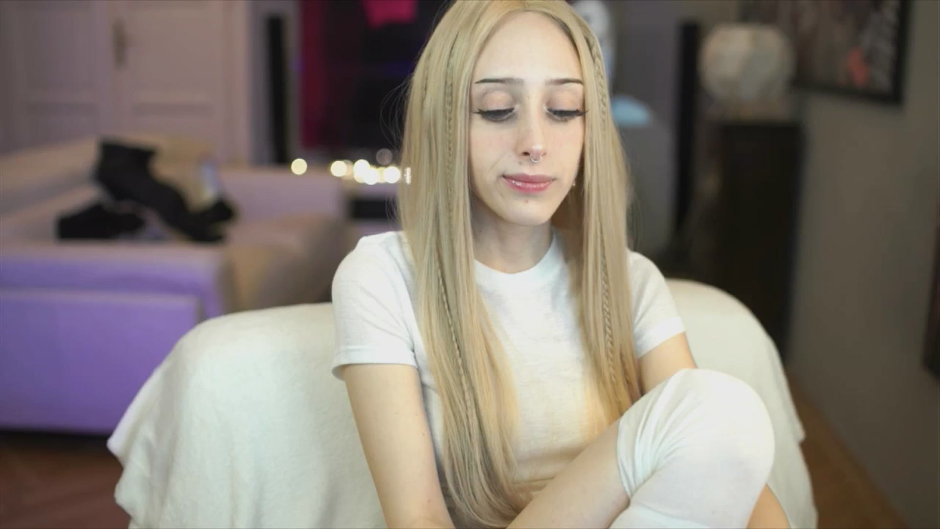 Gallery image thumbnail from Fanny21's myfreecams stream on, 11/13/2025, 18:50 image 15 of 20