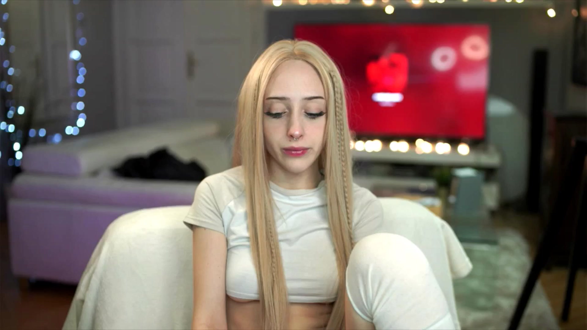 Gallery image thumbnail from Fanny21's myfreecams stream on, 11/22/2025, 22:55 image 1 of 20