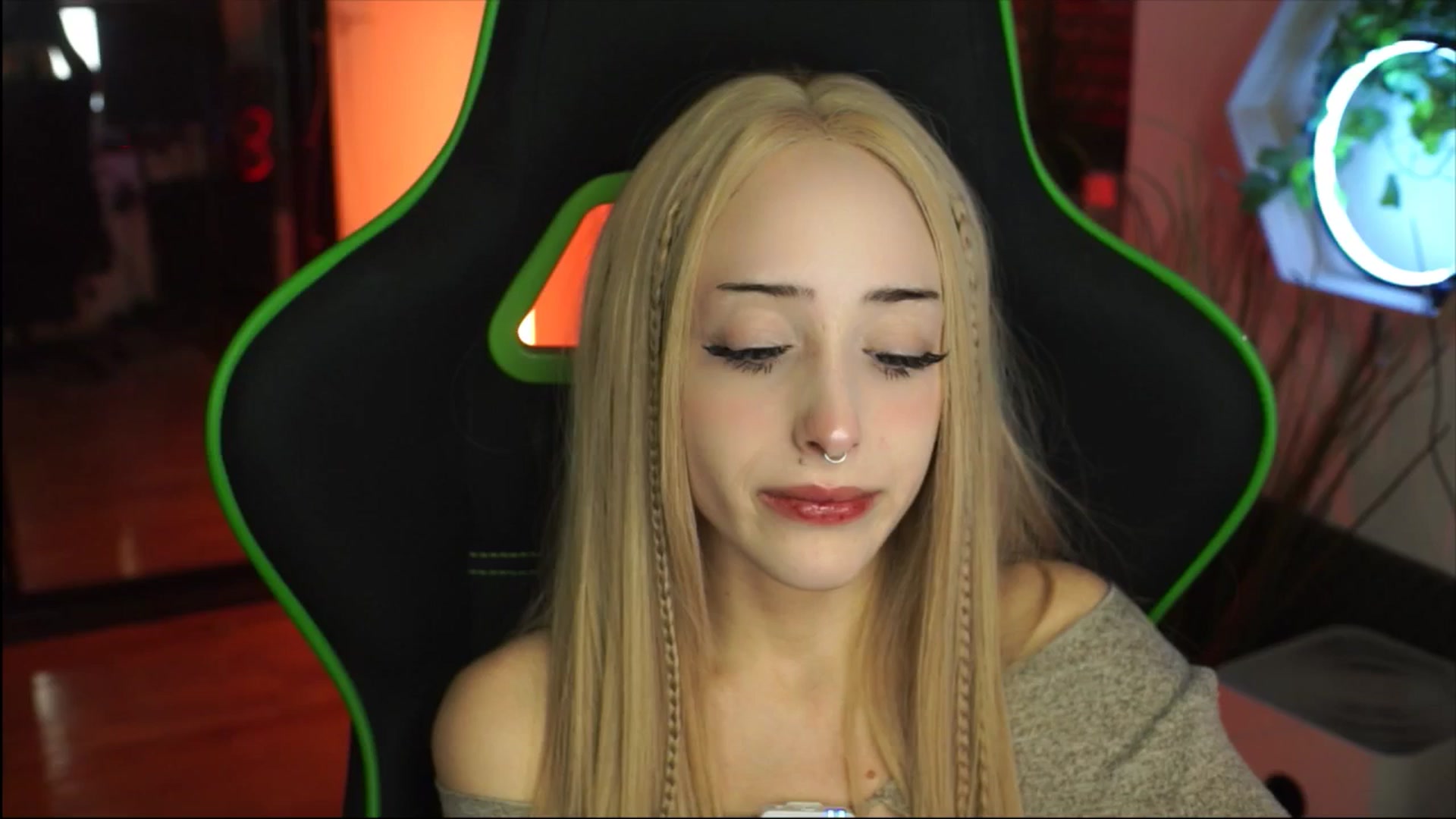 Gallery image thumbnail from Fanny21's myfreecams stream on, 12/03/2025, 20:07 image 9 of 20