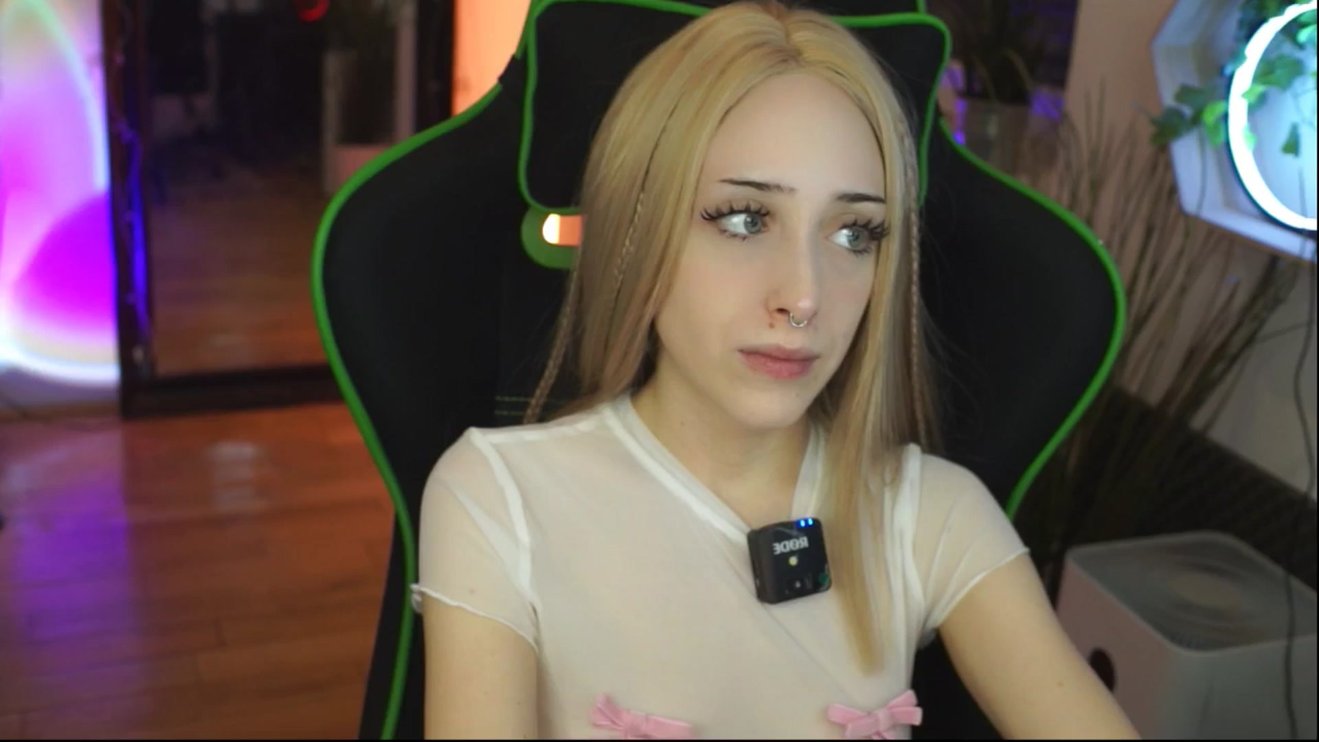 Gallery image thumbnail from Fanny21's myfreecams stream on, 12/11/2025, 22:08 image 1 of 20