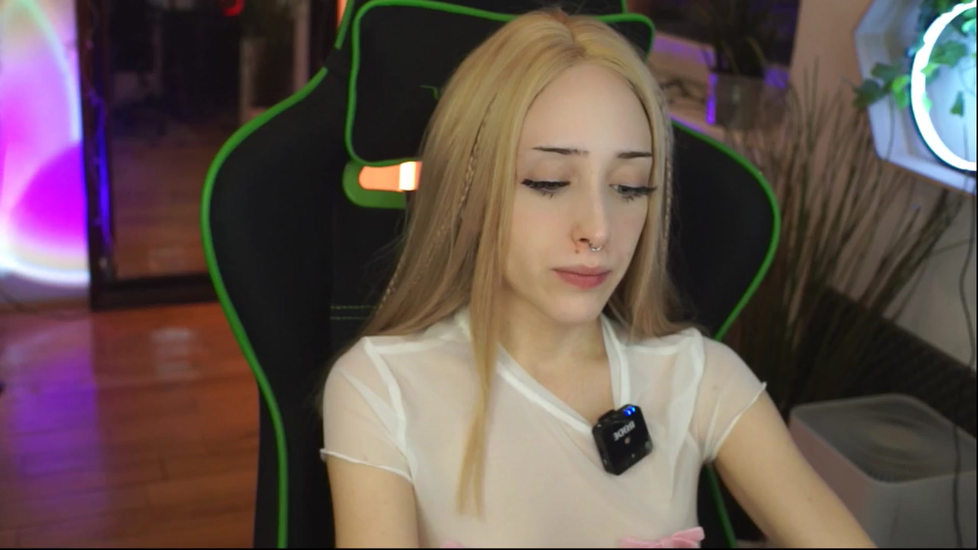 Gallery image thumbnail from Fanny21's myfreecams stream on, 12/11/2025, 22:08 image 20 of 20