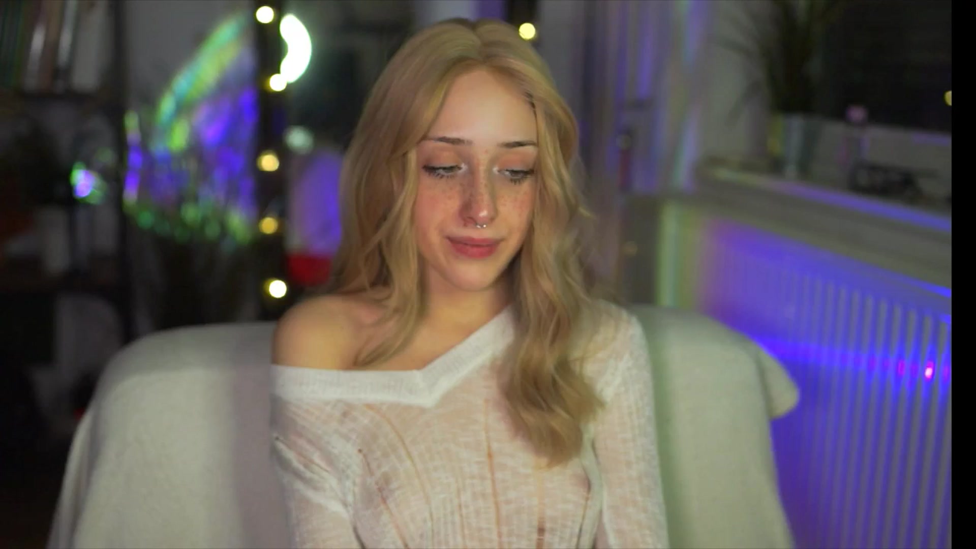 Gallery image thumbnail from Fanny21's myfreecams stream on, 03/08/2026, 19:13 image 7 of 20