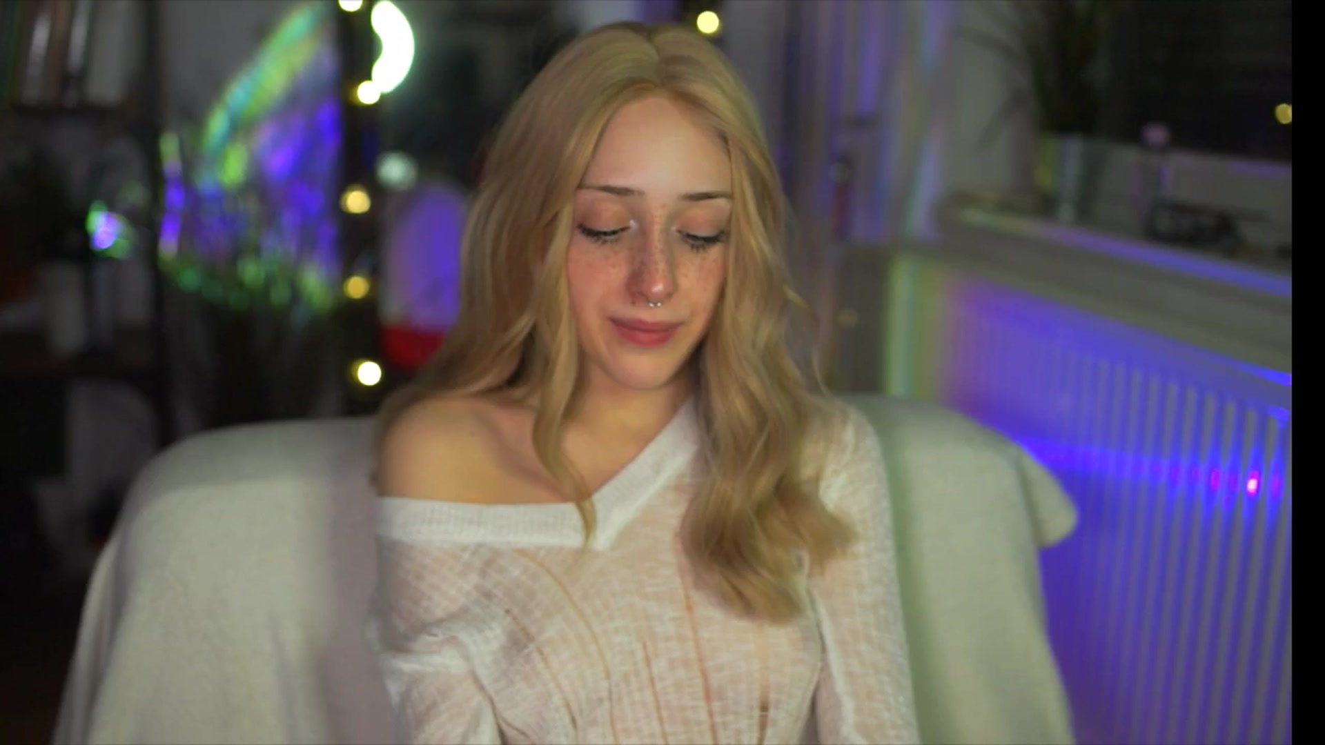 Gallery image thumbnail from Fanny21's myfreecams stream on, 03/08/2026, 19:13 image 10 of 20