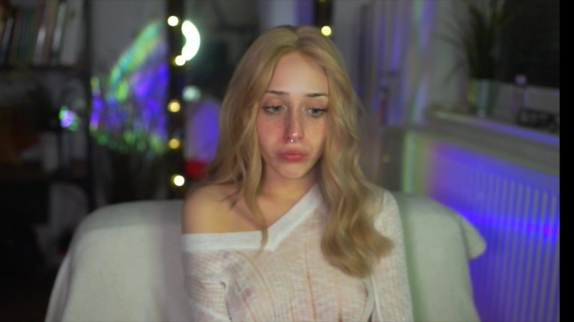 Gallery image thumbnail from Fanny21's myfreecams stream on, 03/08/2026, 19:13 image 20 of 20
