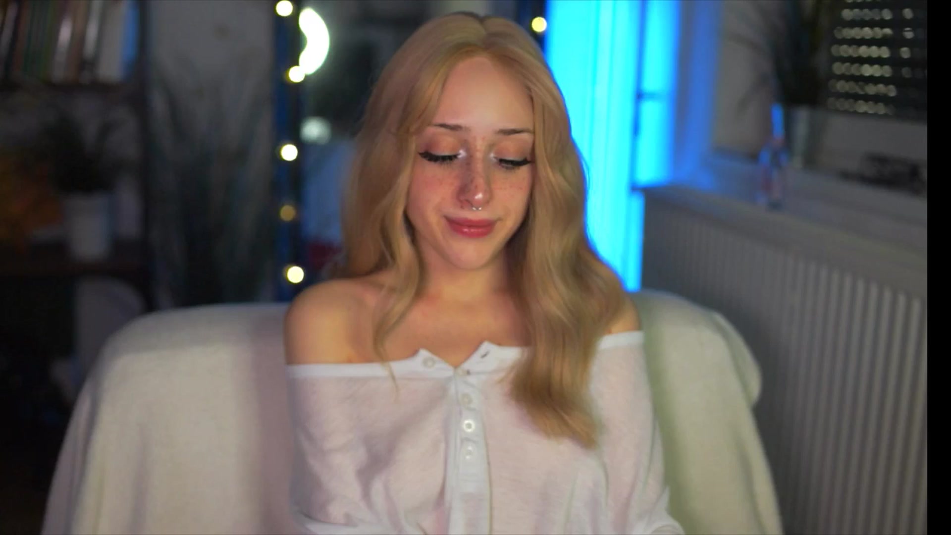Gallery image thumbnail from Fanny21's myfreecams stream on, 03/09/2026, 15:07 image 14 of 20