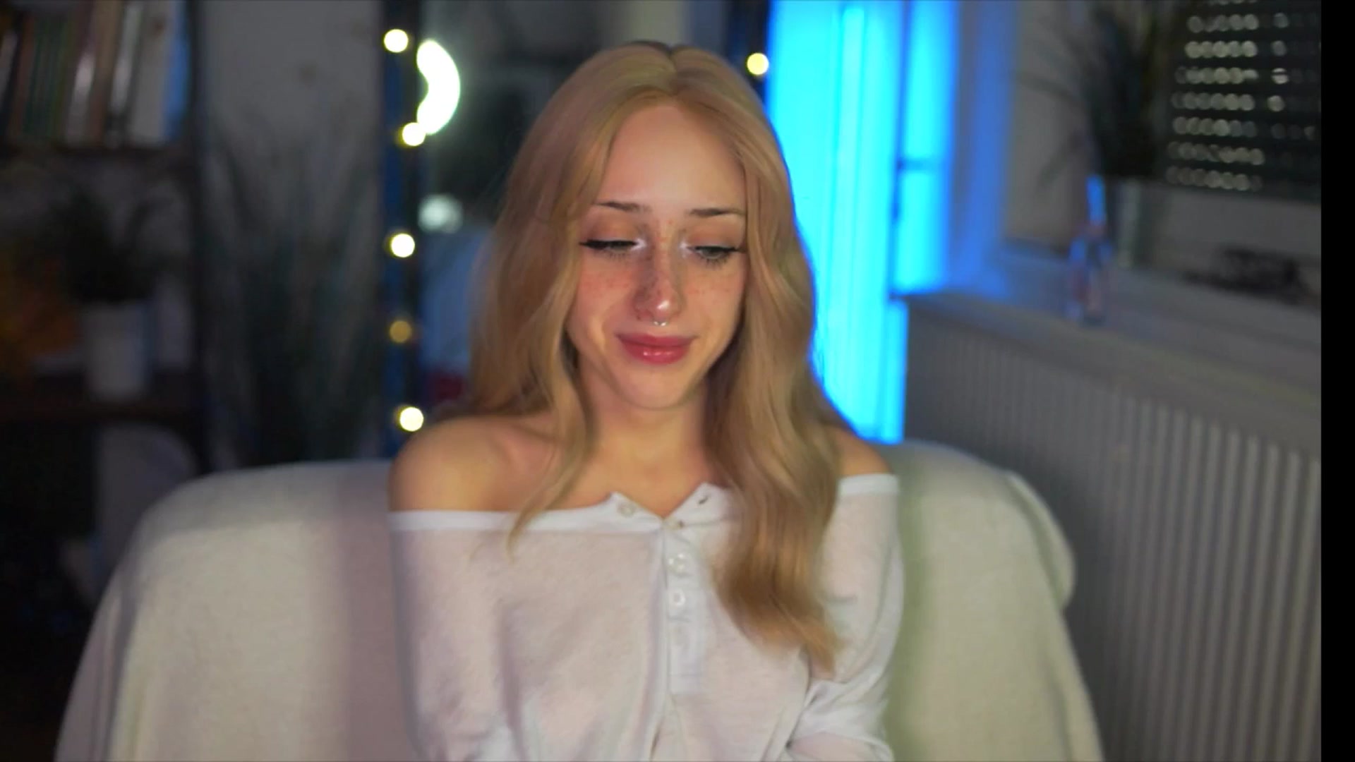 Gallery image thumbnail from Fanny21's myfreecams stream on, 03/09/2026, 15:07 image 2 of 20