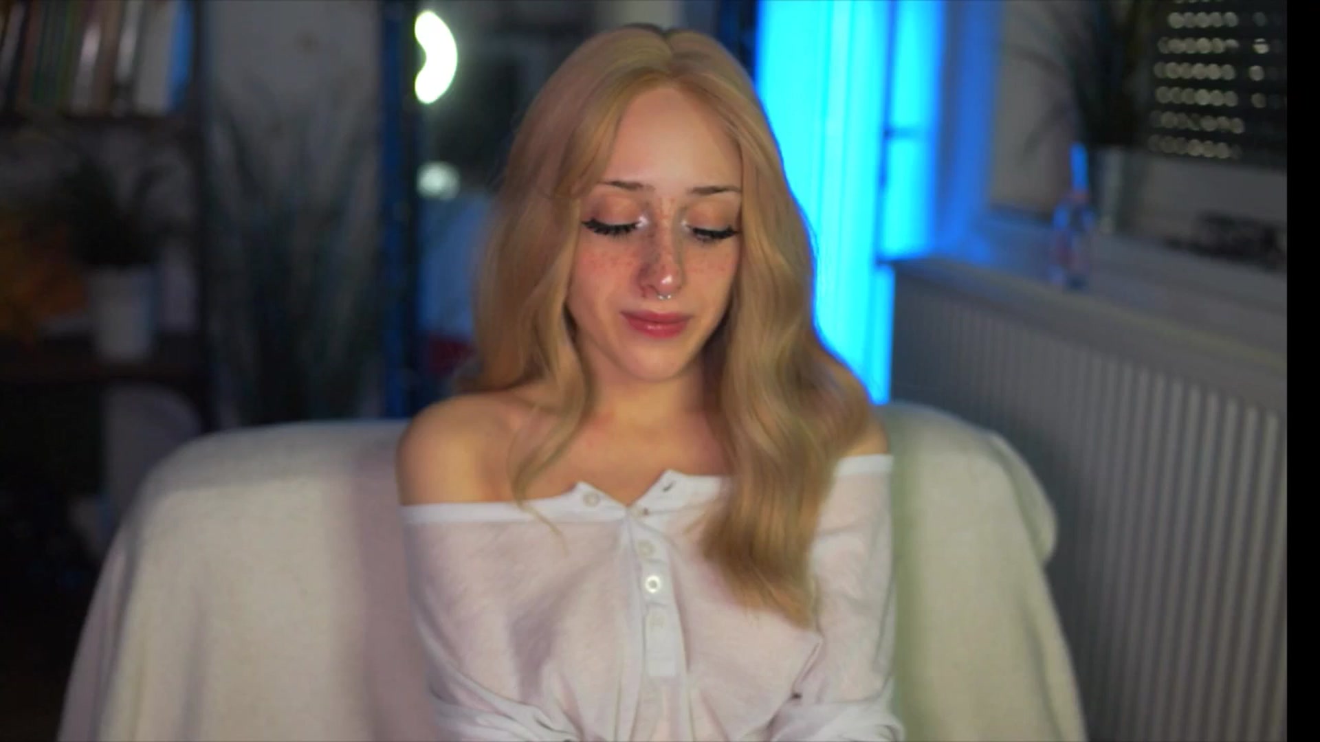 Gallery image thumbnail from Fanny21's myfreecams stream on, 03/09/2026, 15:07 image 17 of 20