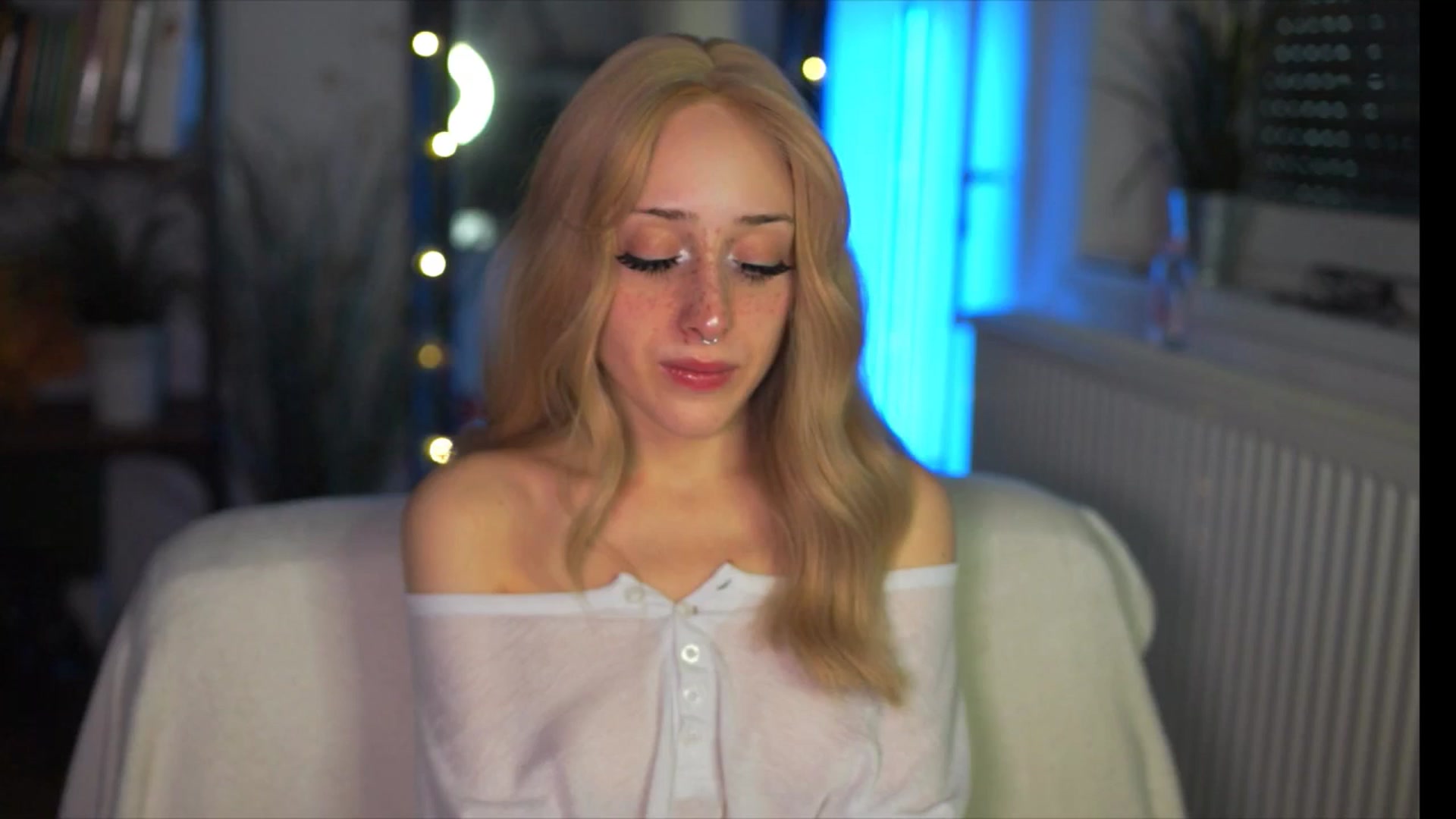 Gallery image thumbnail from Fanny21's myfreecams stream on, 03/09/2026, 15:07 image 11 of 20