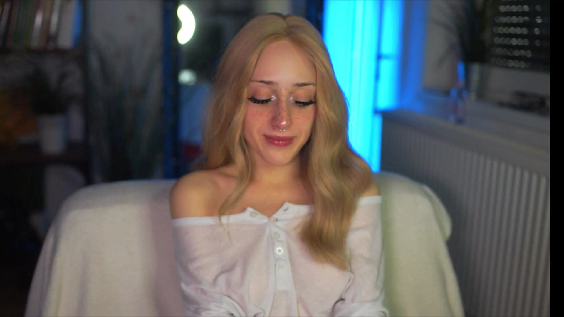 Gallery image thumbnail from Fanny21's myfreecams stream on, 03/09/2026, 15:07 image 18 of 20