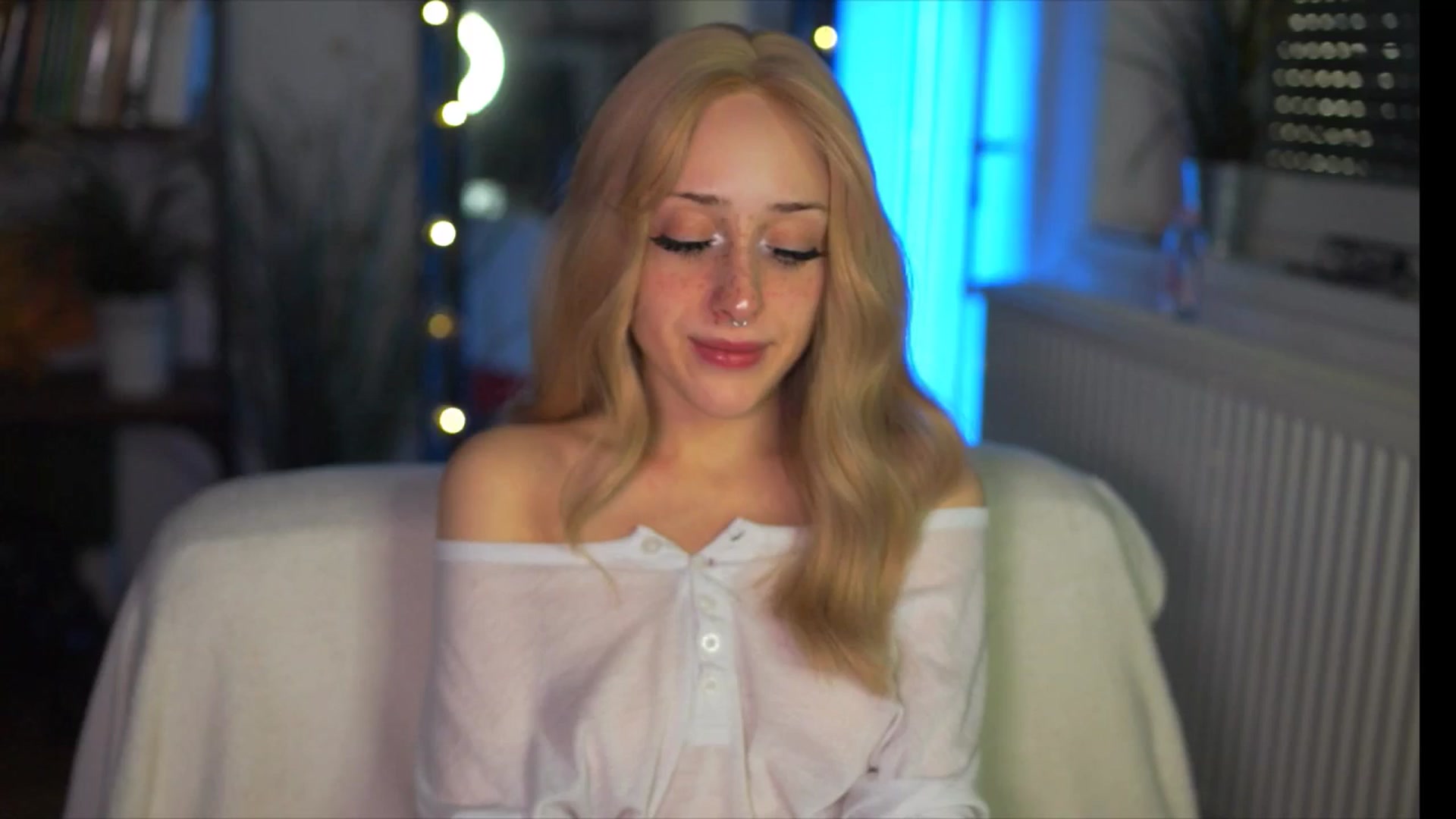 Gallery image thumbnail from Fanny21's myfreecams stream on, 03/09/2026, 15:07 image 15 of 20
