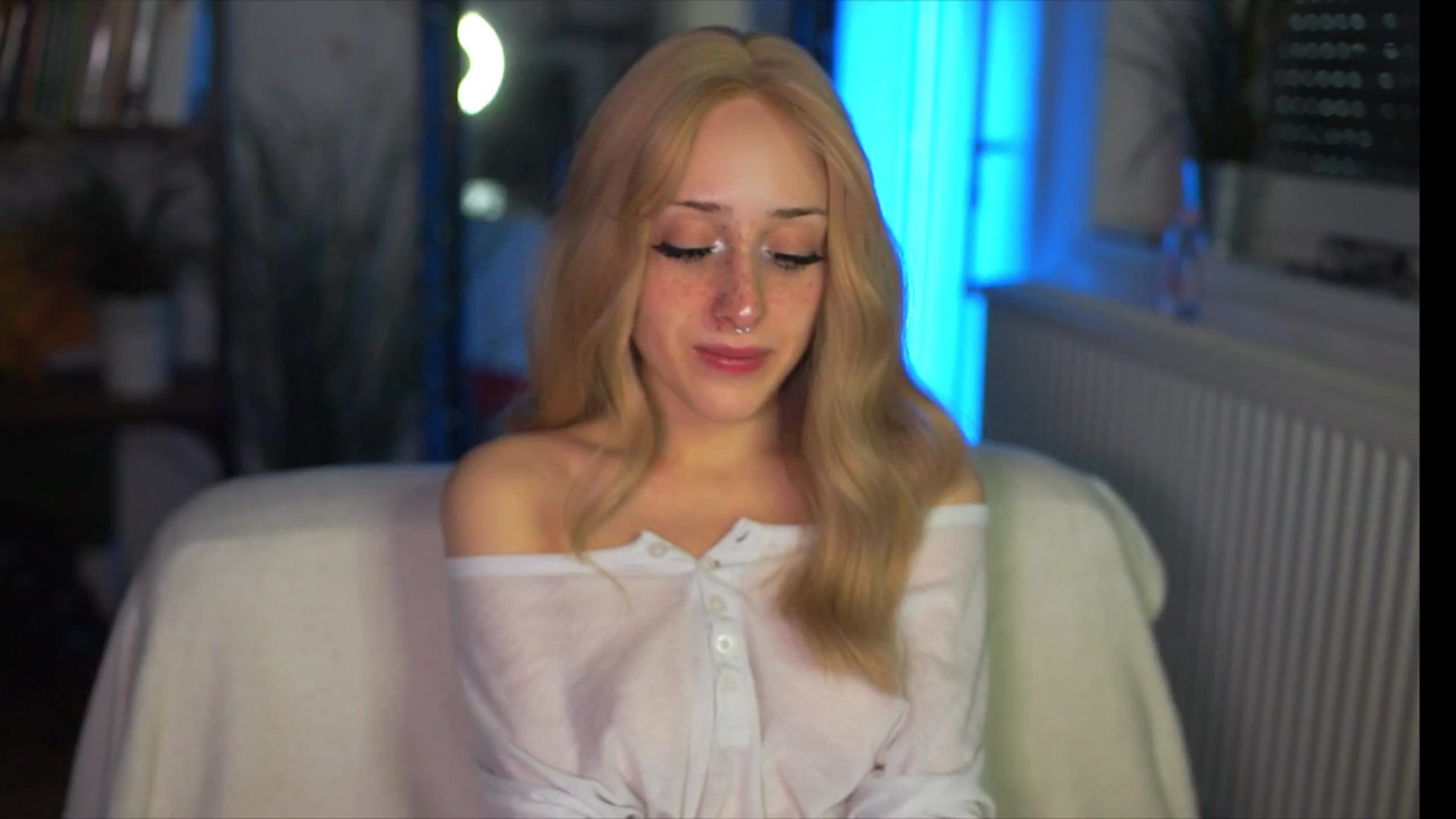 Gallery image thumbnail from Fanny21's myfreecams stream on, 03/09/2026, 15:07 image 16 of 20