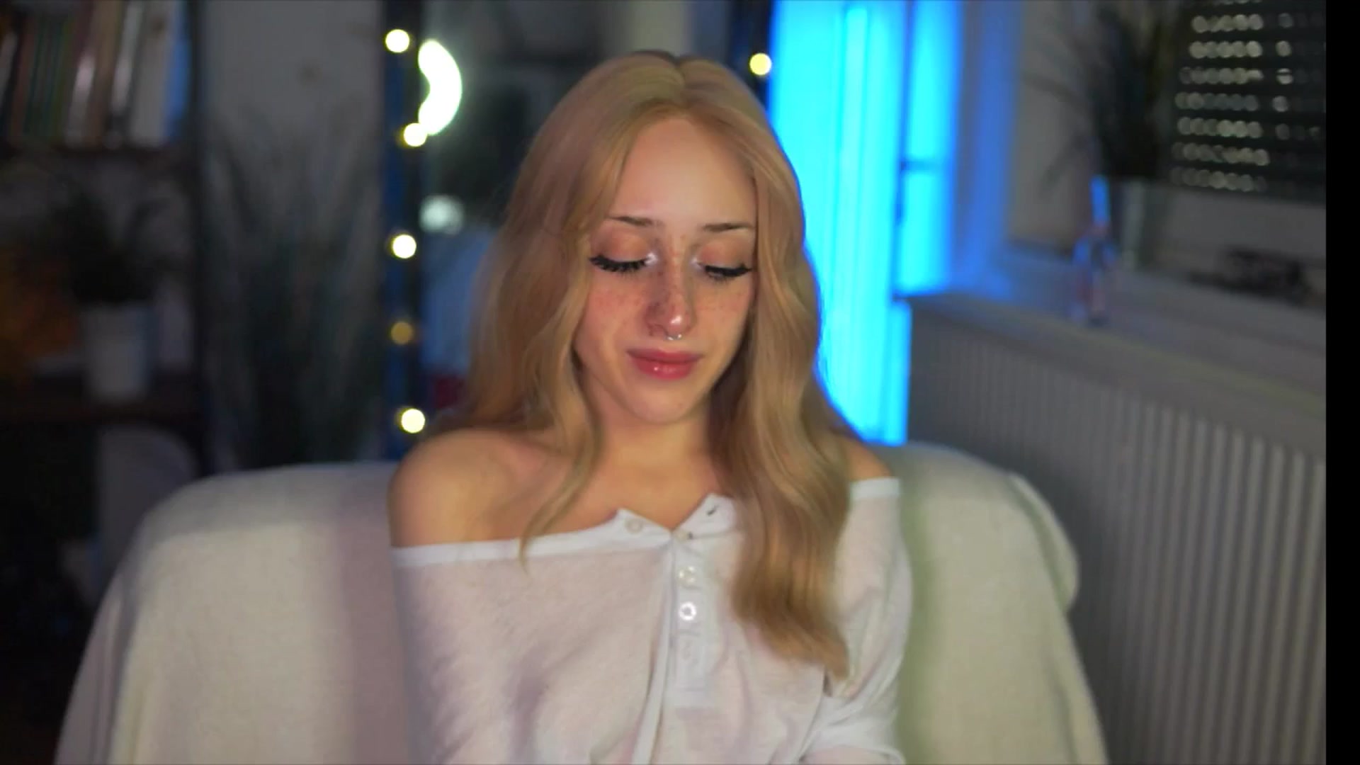 Gallery image thumbnail from Fanny21's myfreecams stream on, 03/09/2026, 15:07 image 5 of 20