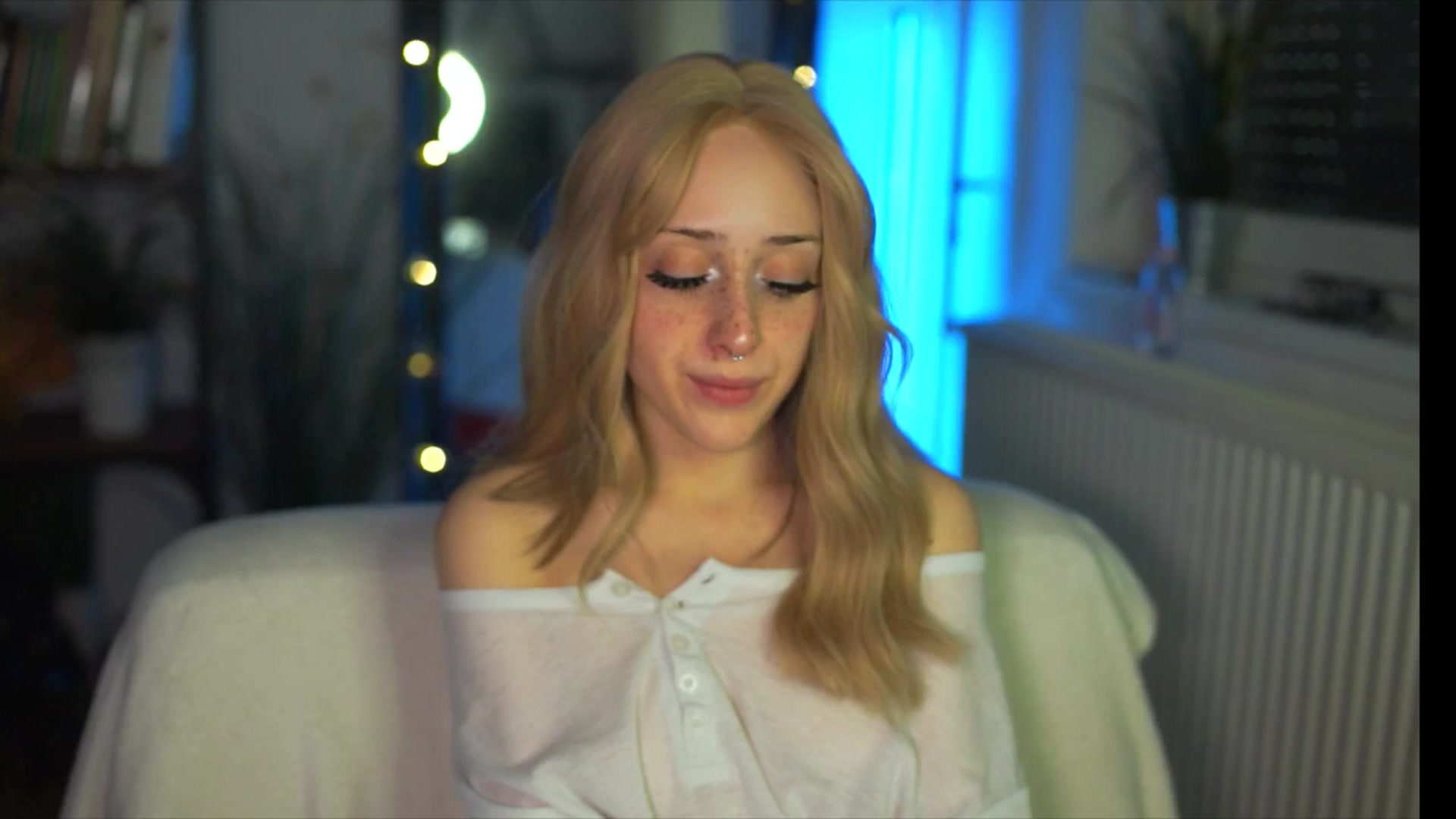 Gallery image thumbnail from Fanny21's myfreecams stream on, 03/09/2026, 16:06 image 18 of 20