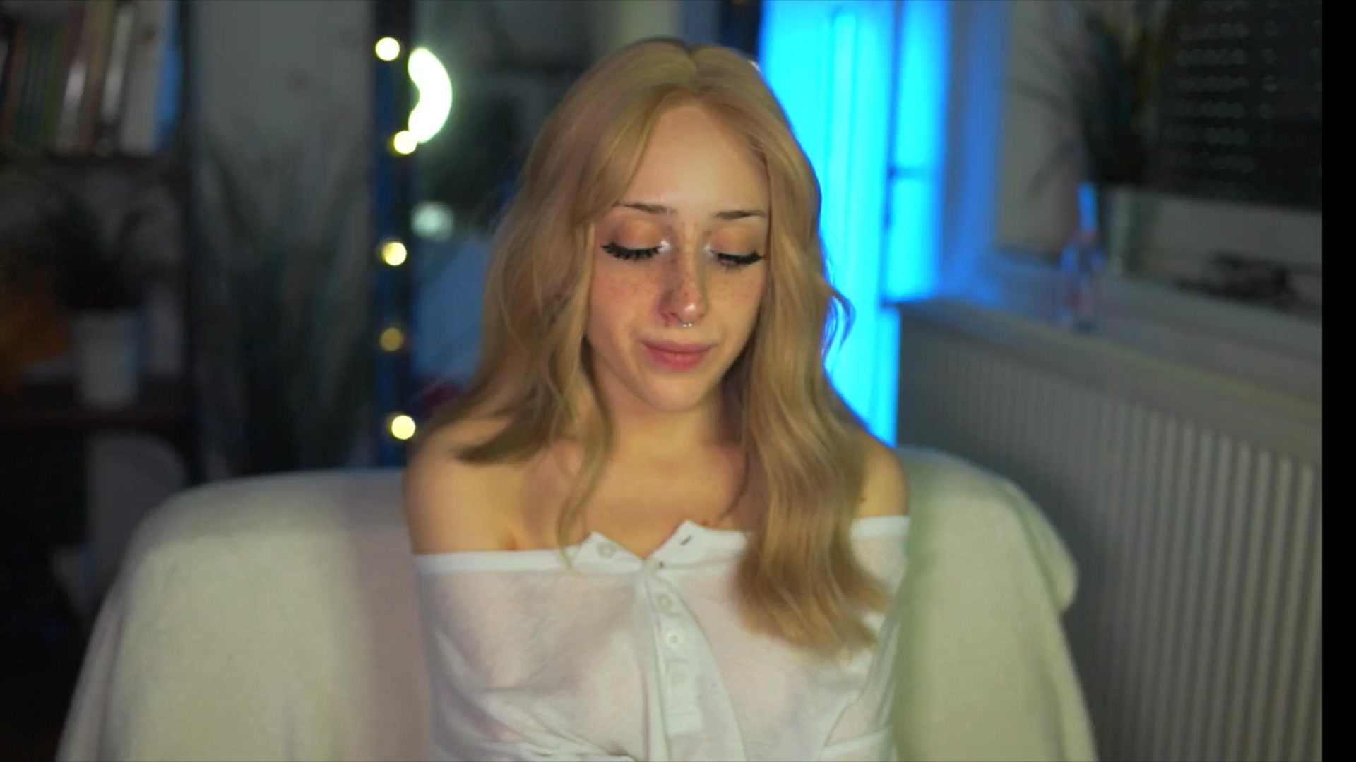 Gallery image thumbnail from Fanny21's myfreecams stream on, 03/09/2026, 16:06 image 11 of 20
