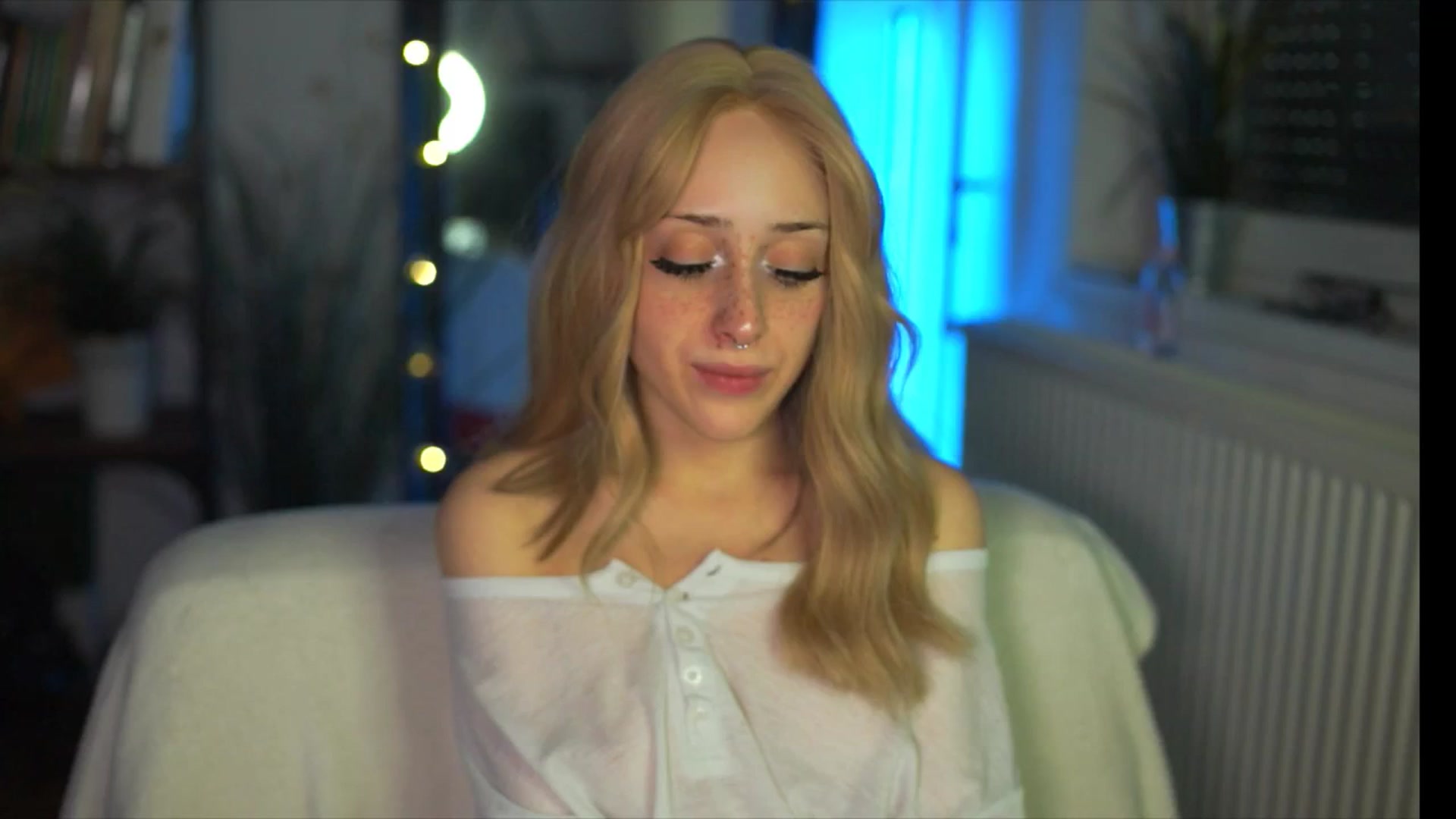 Gallery image thumbnail from Fanny21's myfreecams stream on, 03/09/2026, 16:06 image 16 of 20
