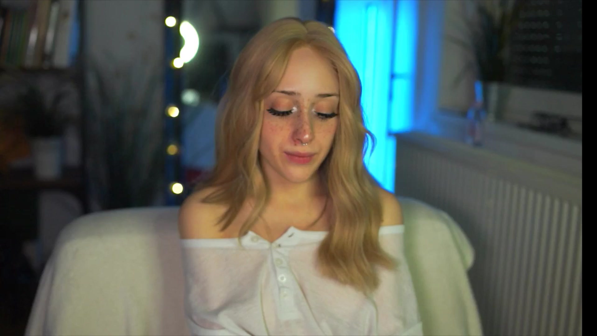 Gallery image thumbnail from Fanny21's myfreecams stream on, 03/09/2026, 16:06 image 17 of 20