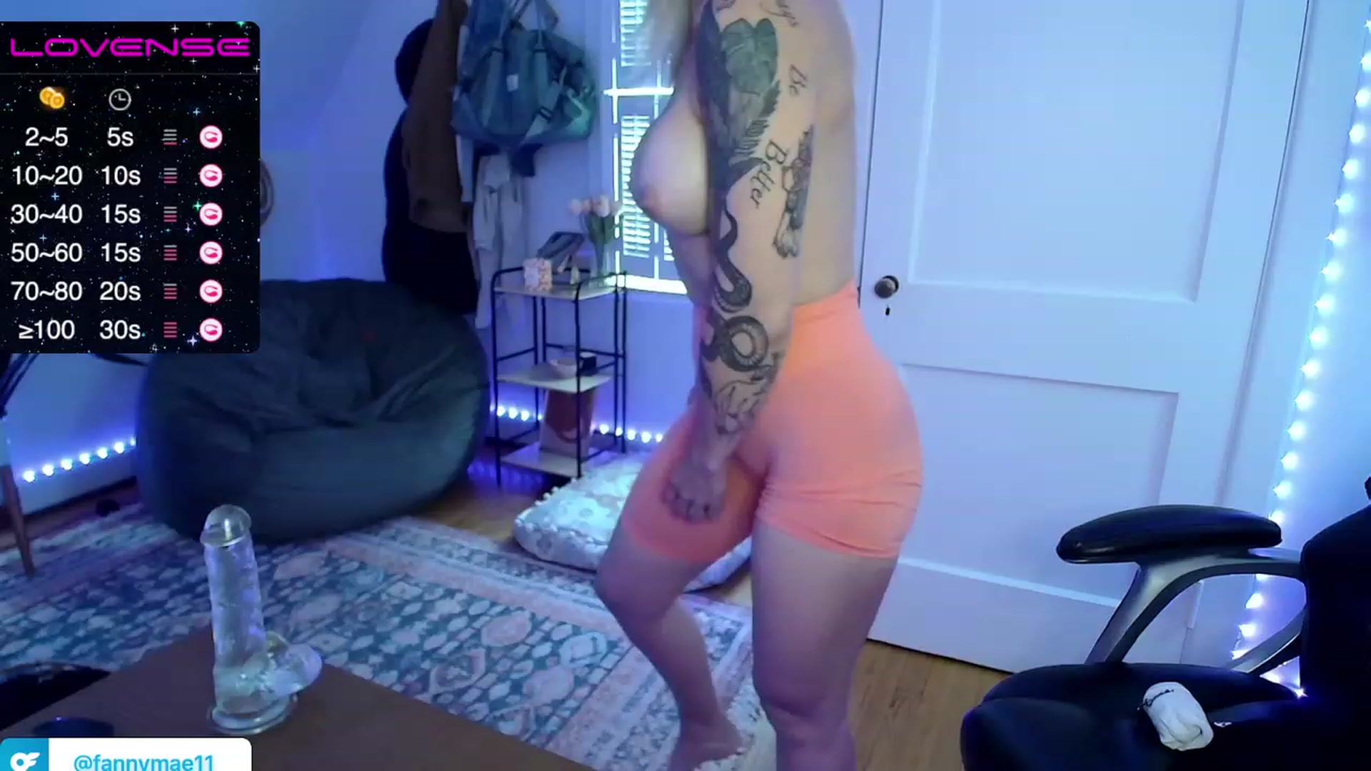Gallery image thumbnail from FannyXXXMae's myfreecams stream on, 03/31/2023, 18:26 image 16 of 20