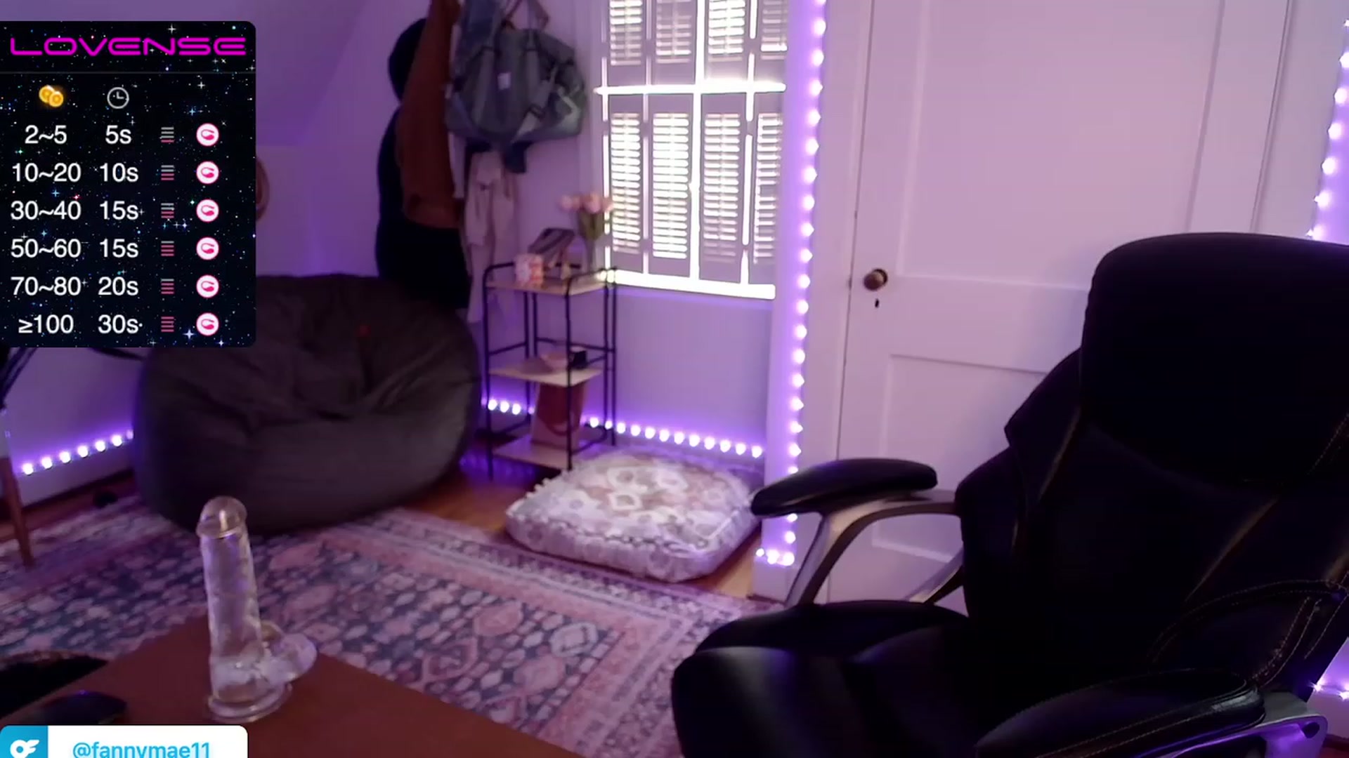 Gallery image thumbnail from FannyXXXMae's myfreecams stream on, 03/31/2023, 18:26 image 14 of 20