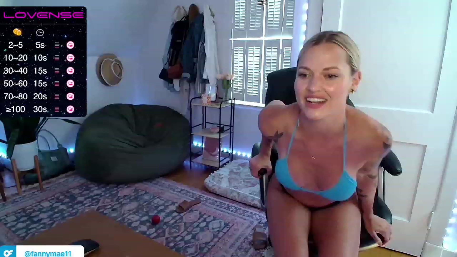 Gallery image thumbnail from FannyXXXMae's myfreecams stream on, 04/13/2023, 18:16 image 3 of 20