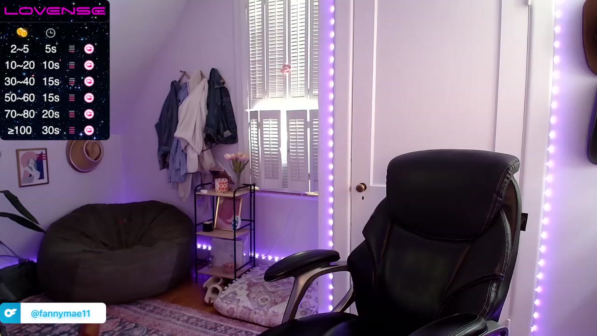 Gallery image thumbnail from FannyXXXMae's myfreecams stream on, 05/05/2023, 18:15 image 8 of 20
