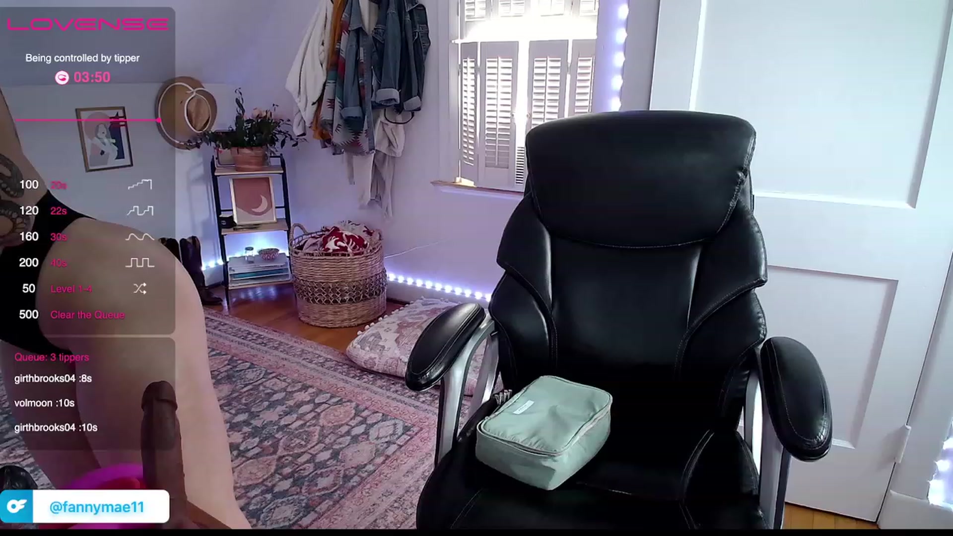 Gallery image thumbnail from FannyXXXMae's myfreecams stream on, 05/23/2023, 14:42 image 8 of 20