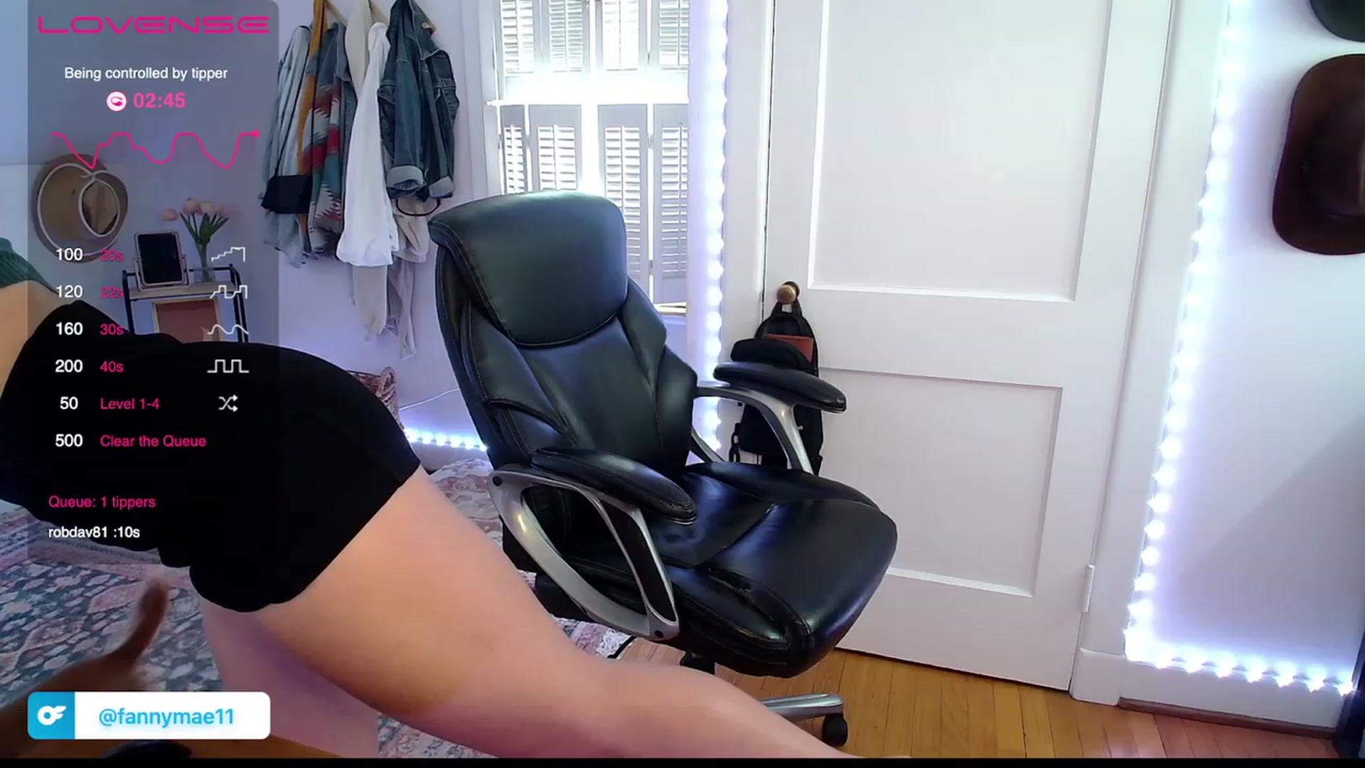 Gallery image thumbnail from FannyXXXMae's myfreecams stream on, 05/27/2023, 18:43 image 4 of 20