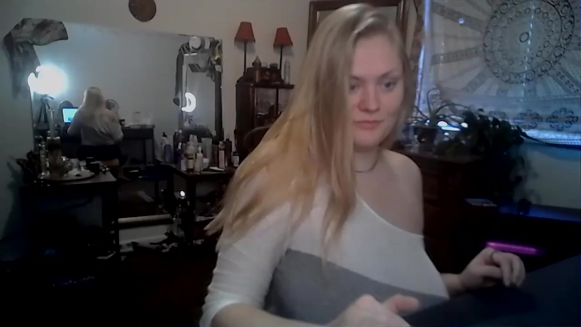 Gallery image thumbnail from Fanny__Mandy's myfreecams stream on, 11/21/2022, 15:36 image 18 of 20