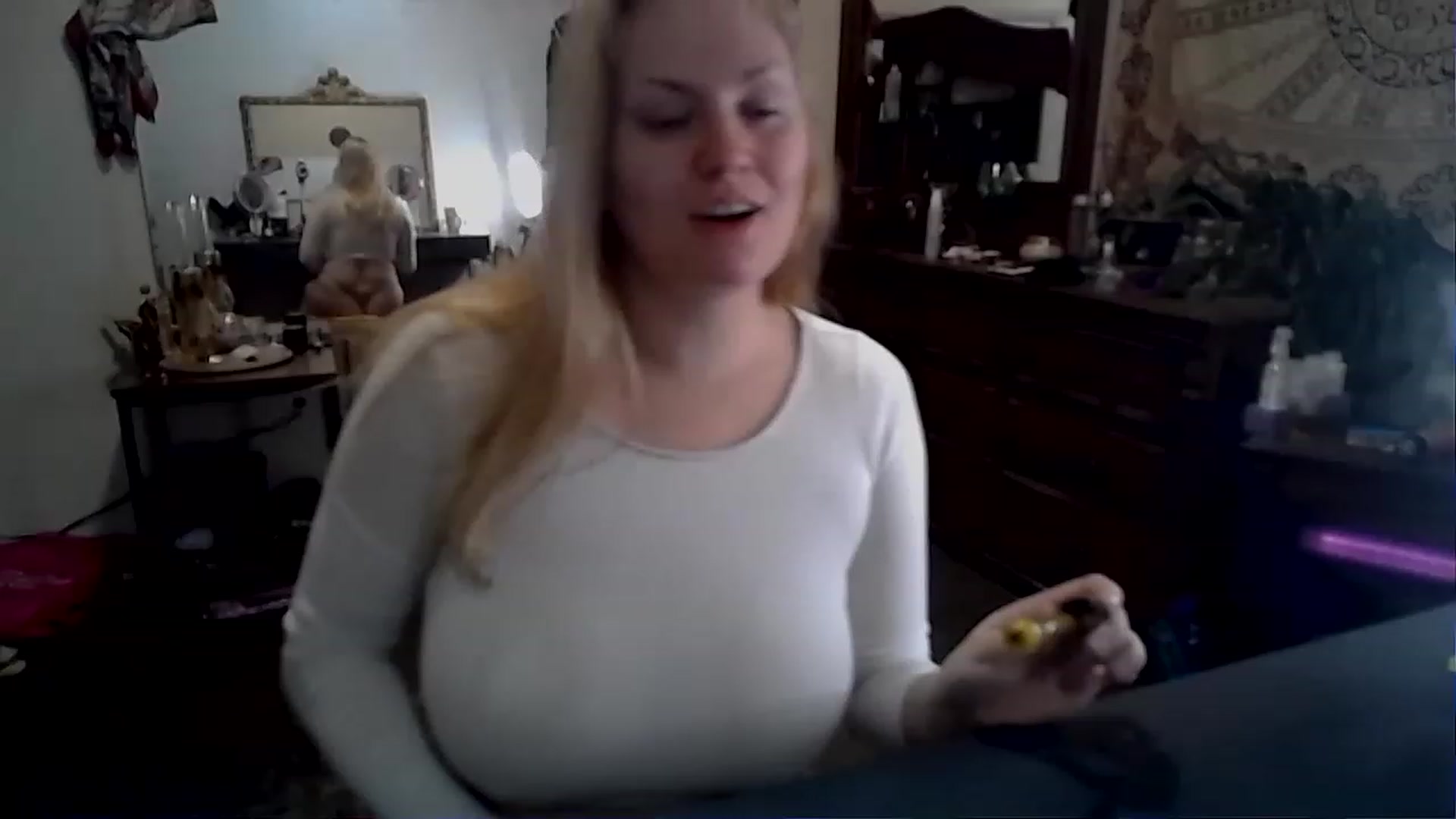 Gallery image thumbnail from Fanny__Mandy's myfreecams stream on, 11/28/2022, 12:39 image 3 of 20