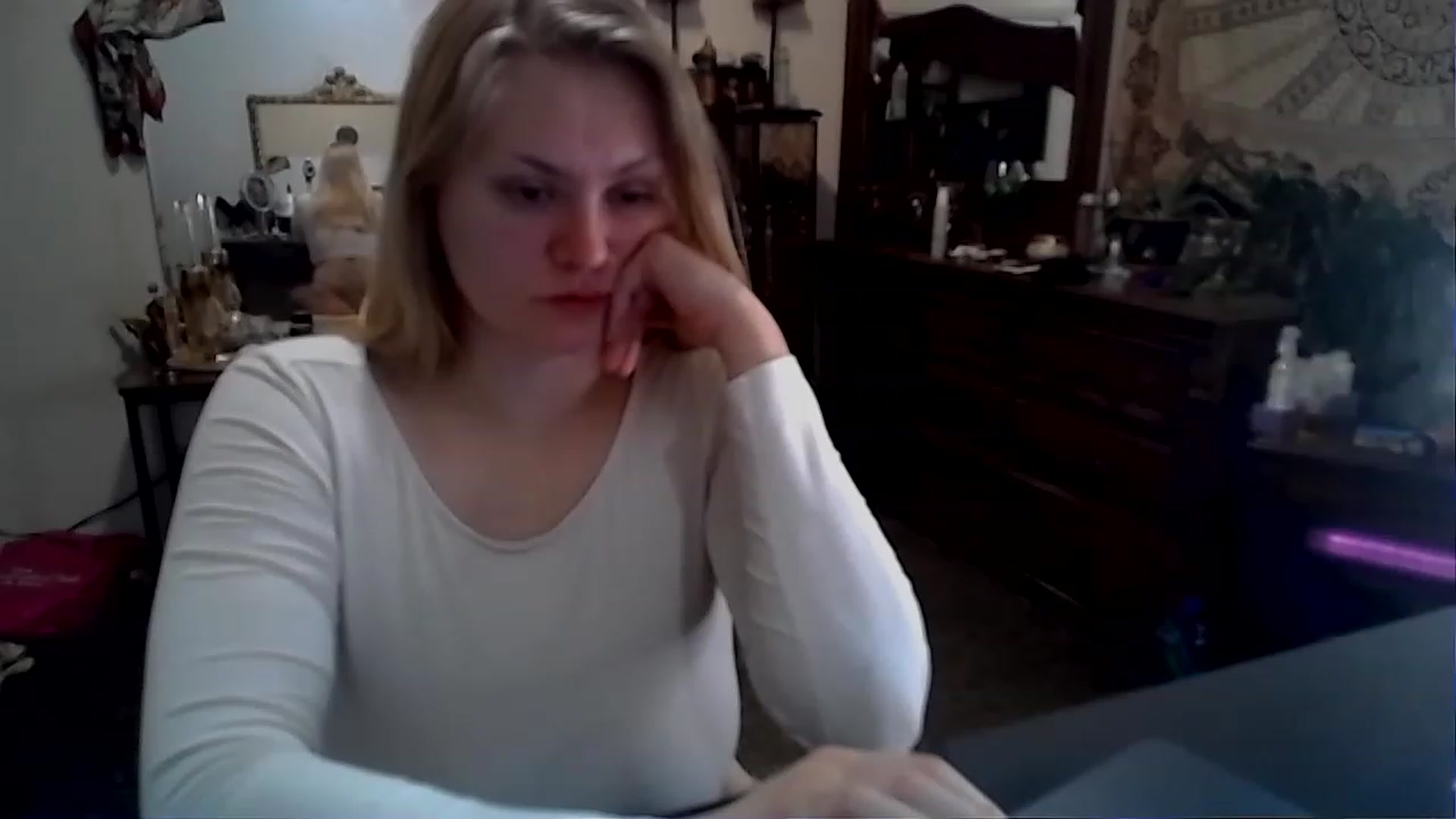 Gallery image thumbnail from Fanny__Mandy's myfreecams stream on, 11/28/2022, 13:10 image 6 of 20