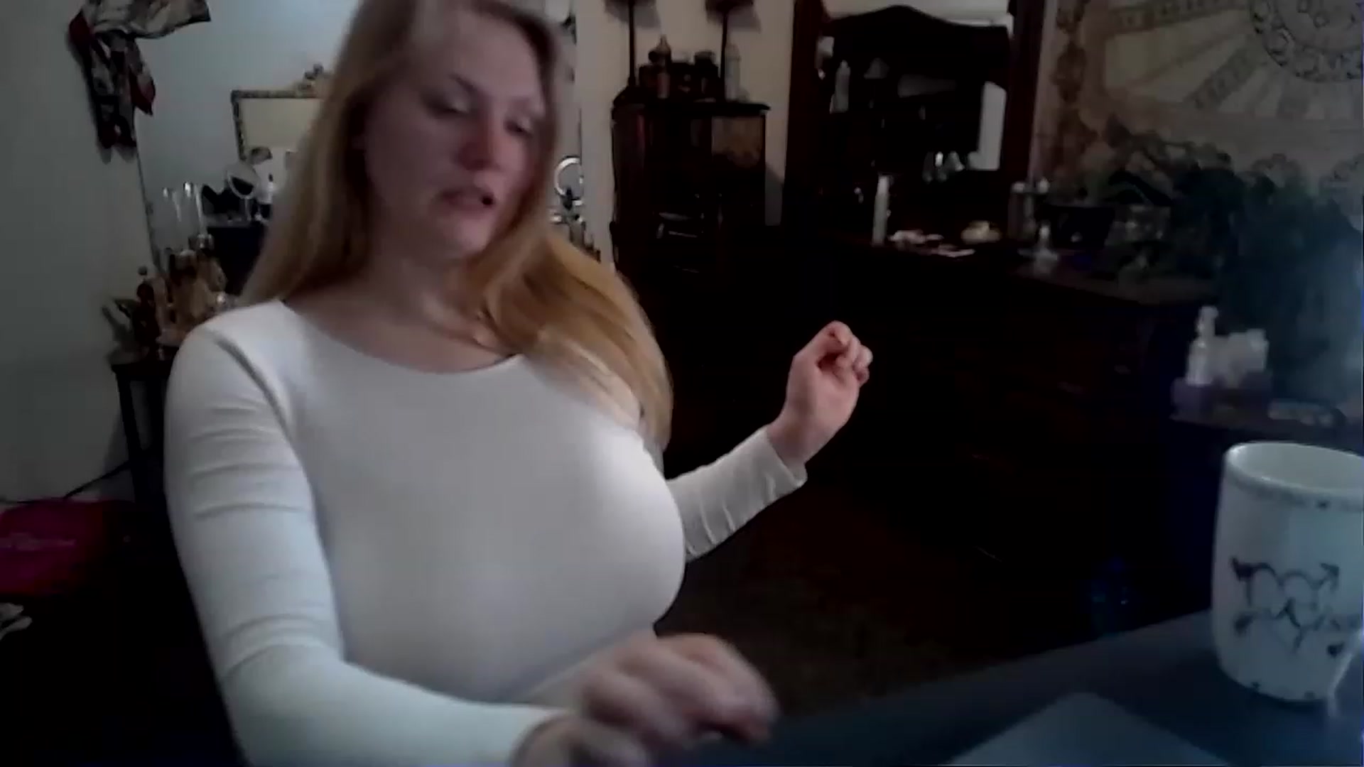 Gallery image thumbnail from Fanny__Mandy's myfreecams stream on, 11/28/2022, 13:10 image 8 of 20