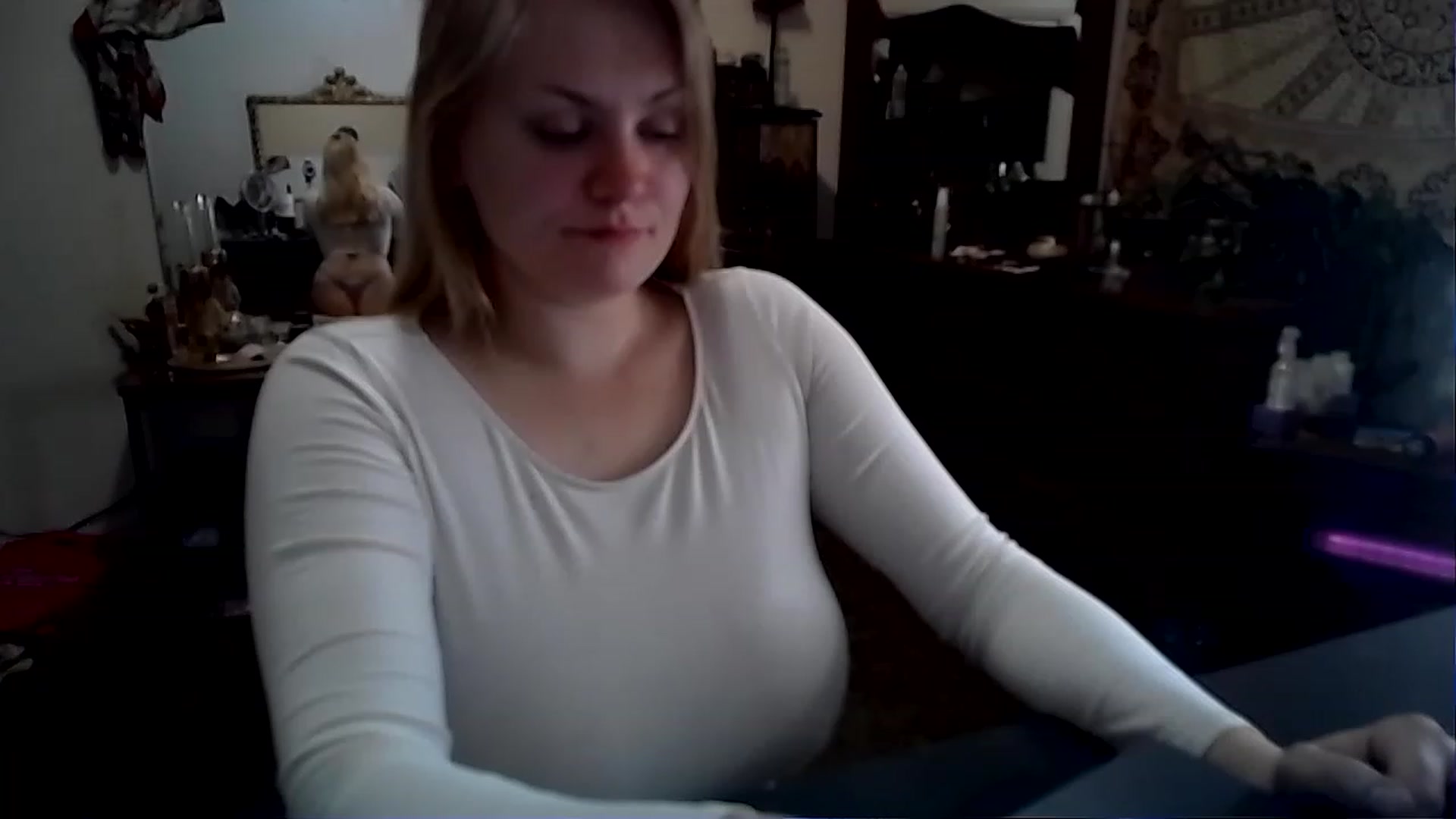 Gallery image thumbnail from Fanny__Mandy's myfreecams stream on, 11/28/2022, 13:10 image 3 of 20