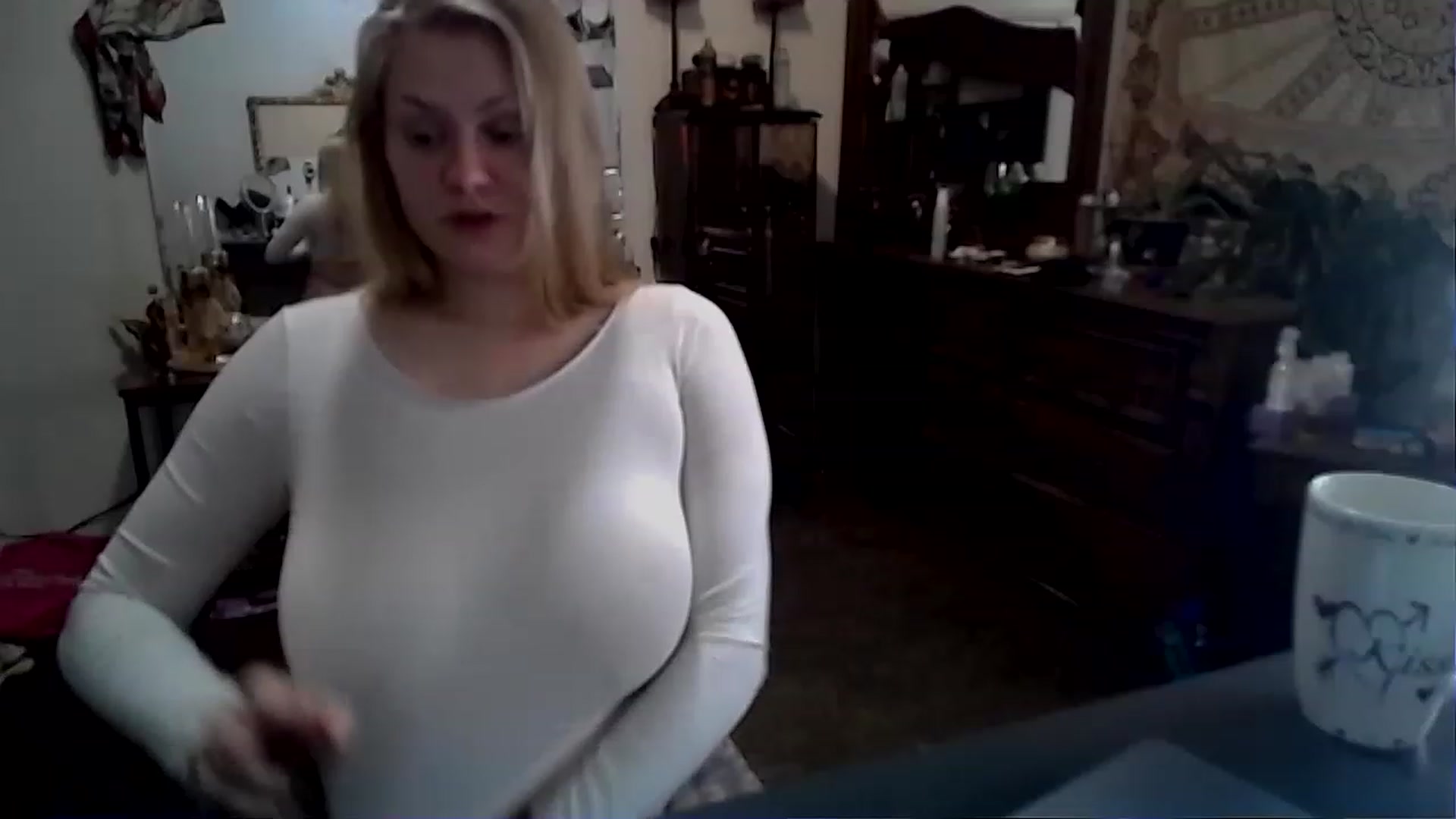 Gallery image thumbnail from Fanny__Mandy's myfreecams stream on, 11/28/2022, 13:10 image 9 of 20