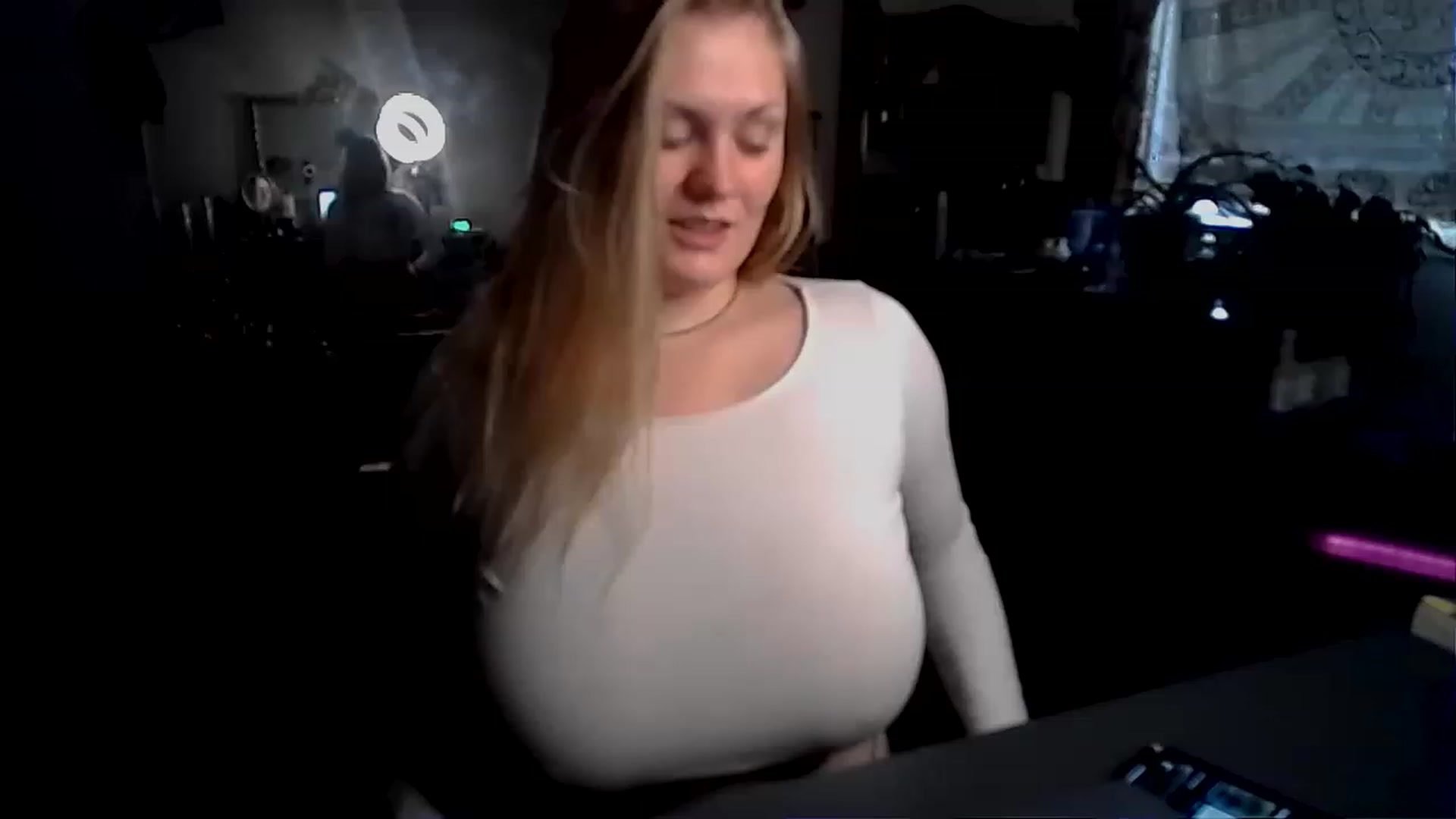 Gallery image thumbnail from Fanny__Mandy's myfreecams stream on, 11/28/2022, 15:27 image 14 of 20