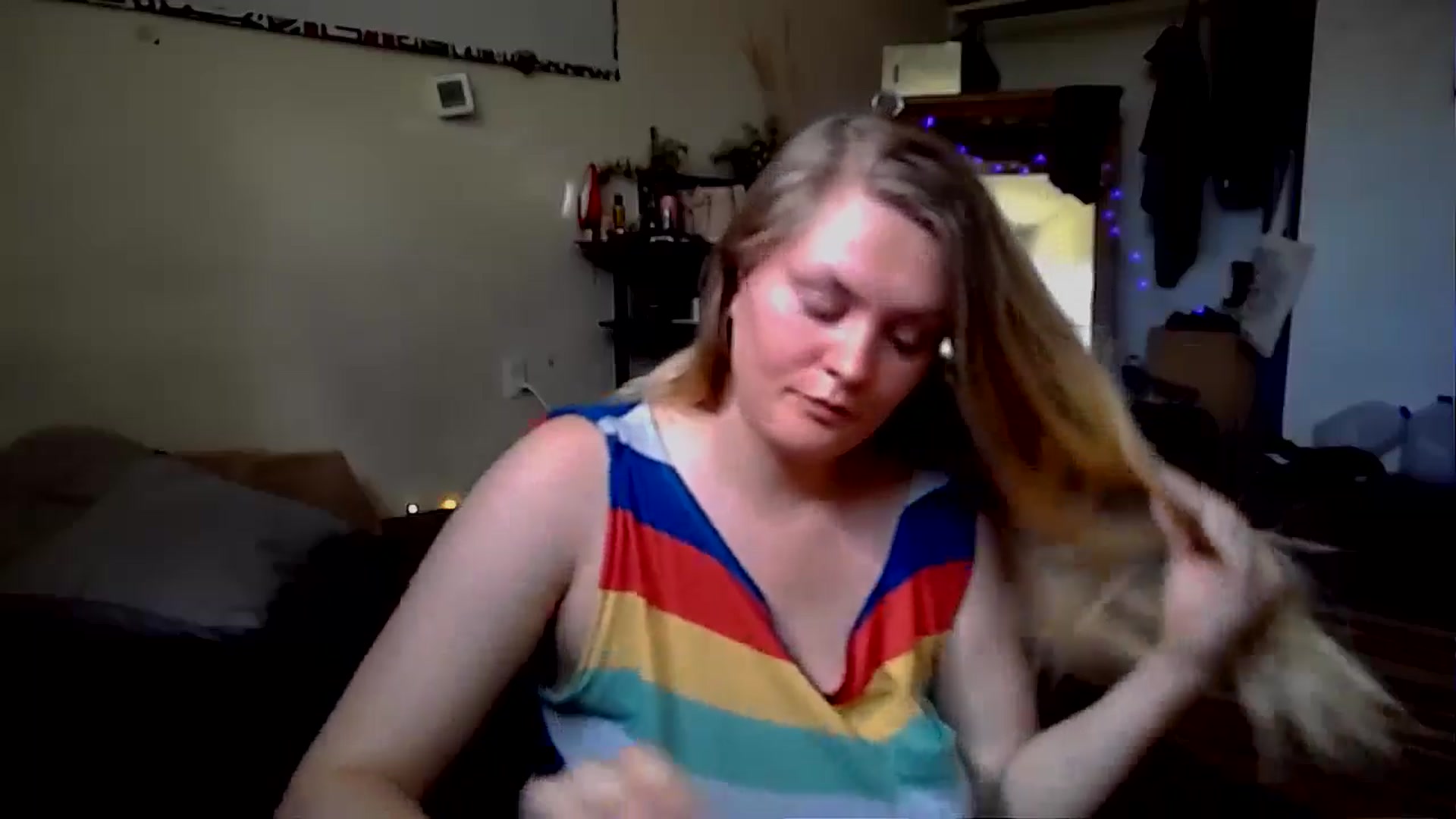 Gallery image thumbnail from Fanny__Mandy's myfreecams stream on, 06/02/2024, 18:18 image 15 of 20
