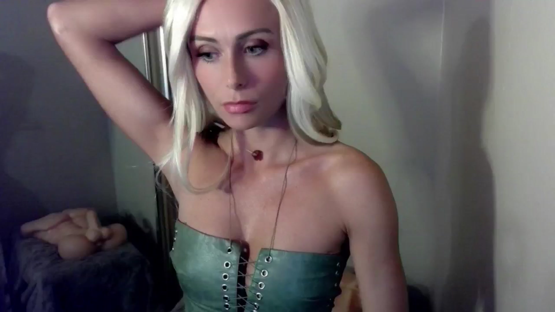 Gallery image thumbnail from FappyGoLucky's myfreecams stream on, 09/29/2024, 08:08 image 15 of 20