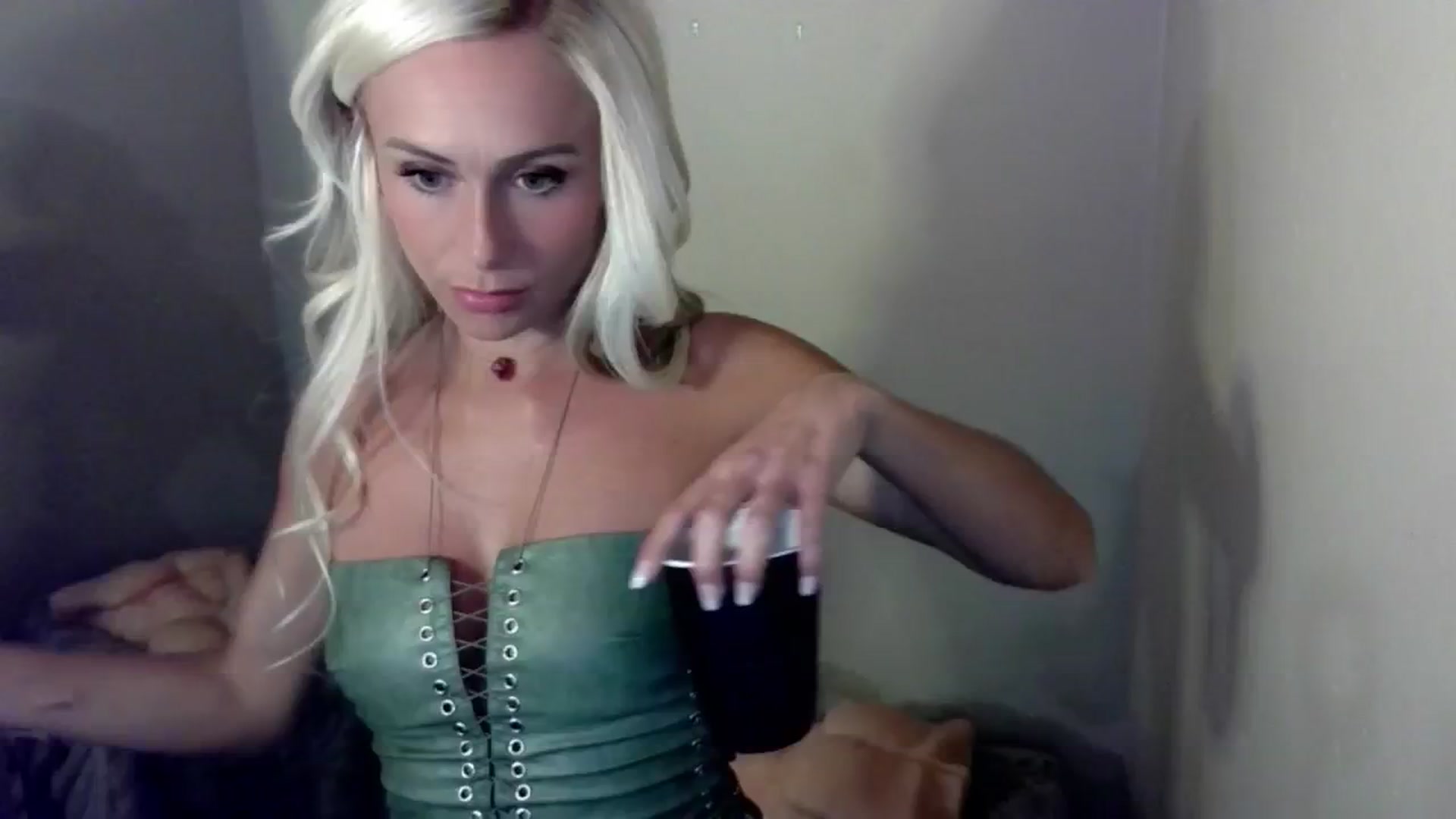 Gallery image thumbnail from FappyGoLucky's myfreecams stream on, 09/29/2024, 08:08 image 13 of 20