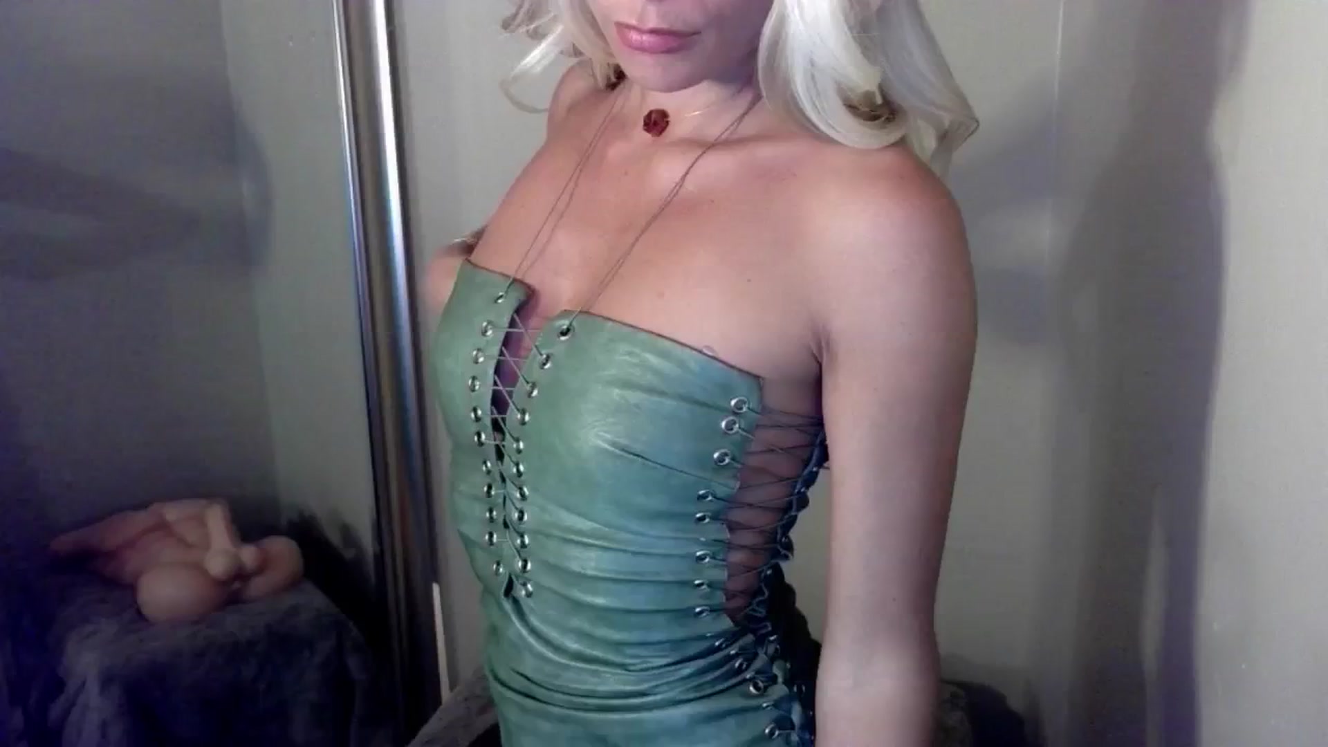 Gallery image thumbnail from FappyGoLucky's myfreecams stream on, 09/29/2024, 08:08 image 18 of 20